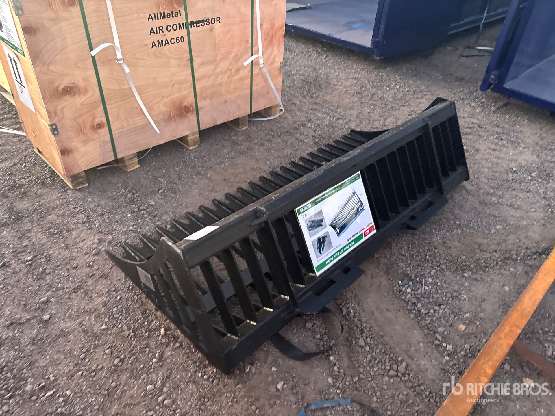 General Appearance with Bild, Ecke vorne links