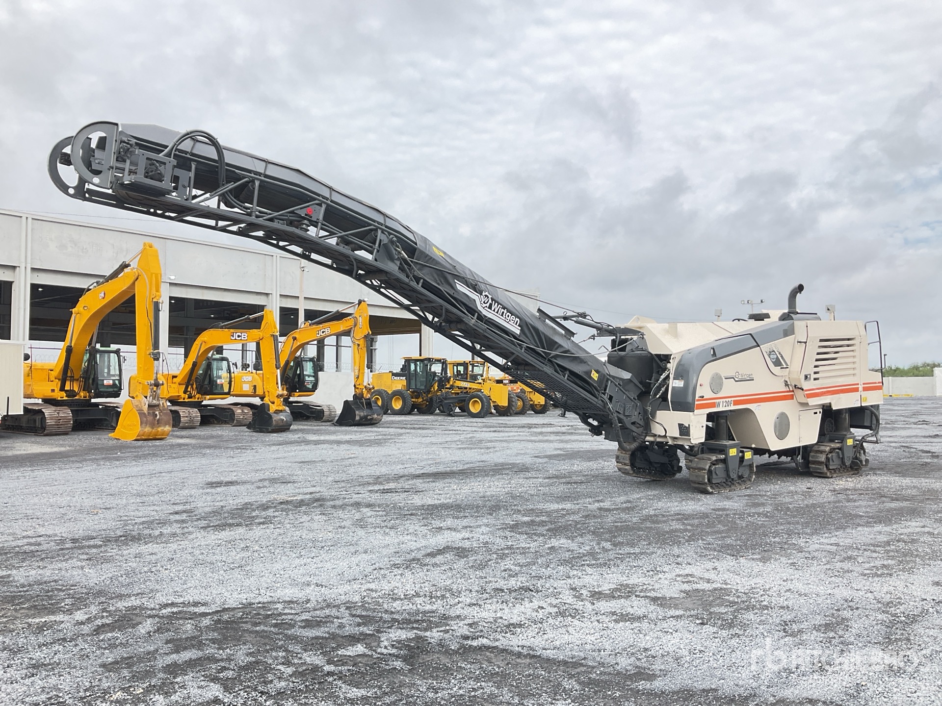 General Appearance with Featured Photo