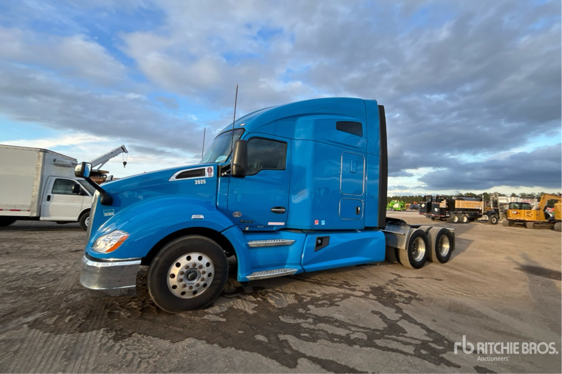 General Appearance with Picture, Left Front Corner