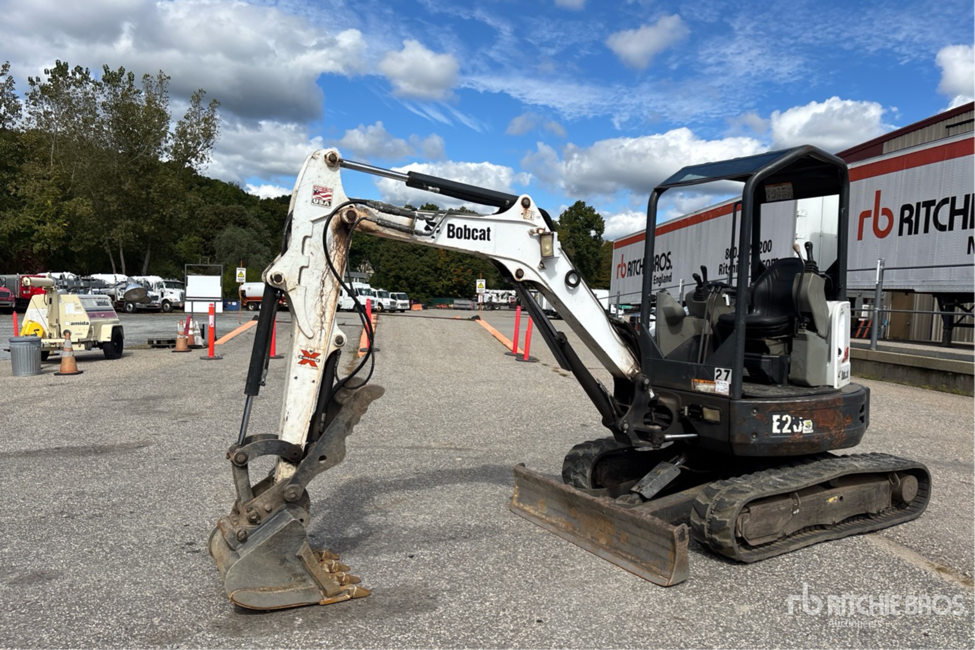 General Appearance with Picture, Left Front Corner