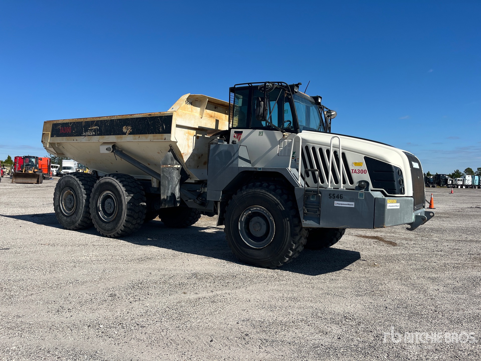 General Appearance with Image, coin avant droit