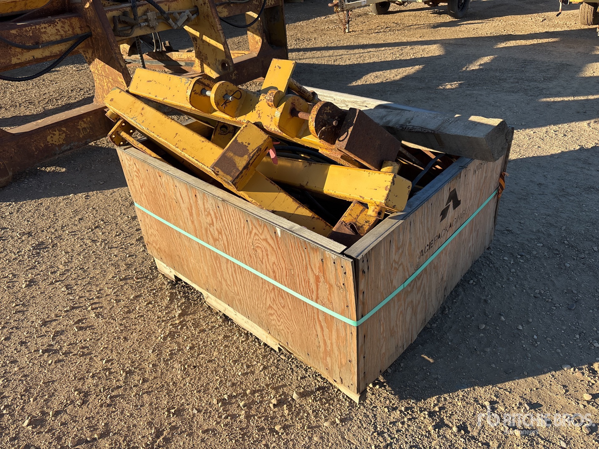 General Appearance with Bild, Ecke vorne links