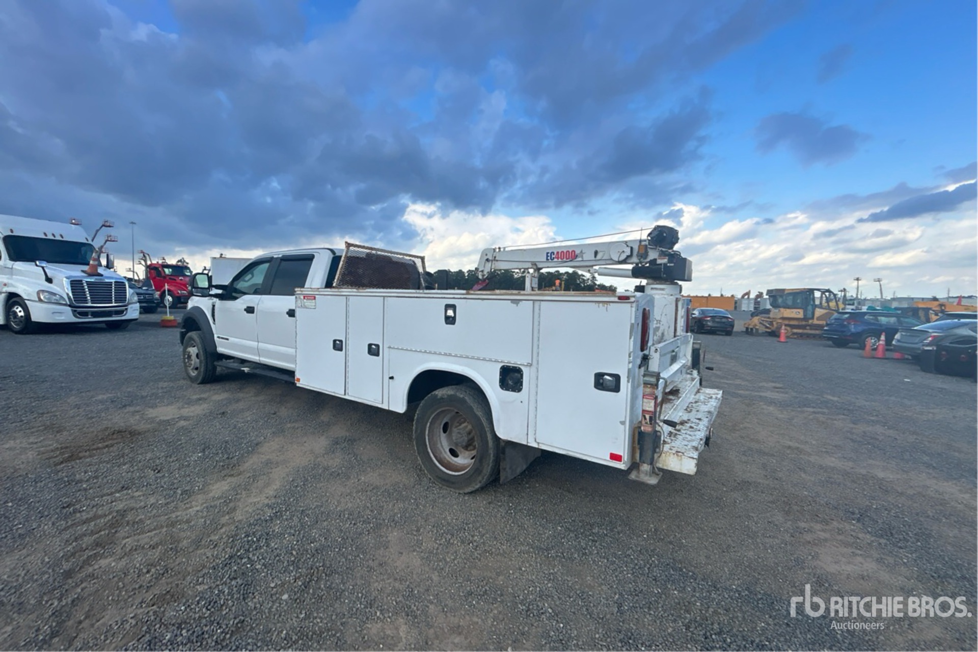 Aspect général with Image, coin arrière gauche