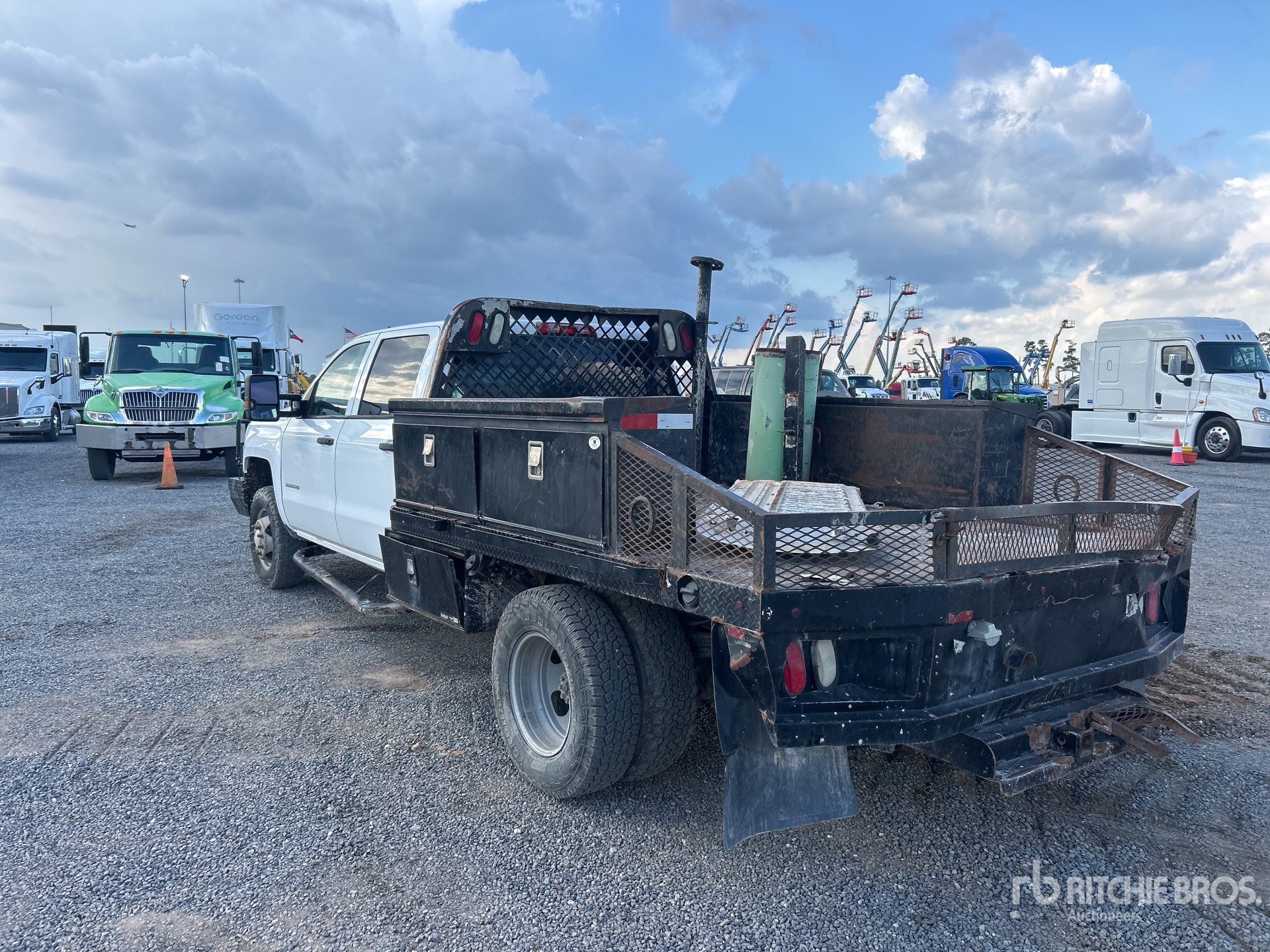 Aspect général with Image, coin arrière gauche