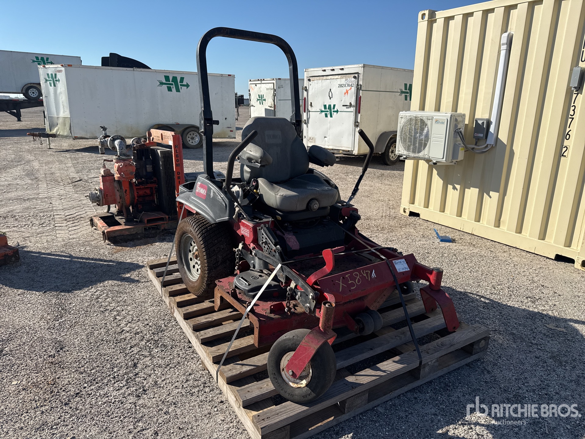 General Appearance with Bild, Ecke vorne links