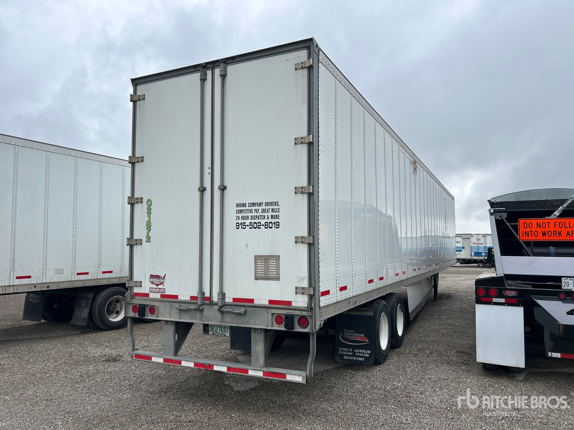 Aspect général with Image, coin arrière droit