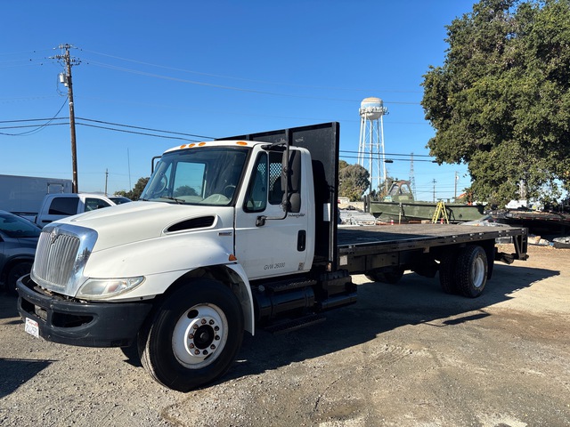 2008 International 4300 4x2 Flatbed Truck