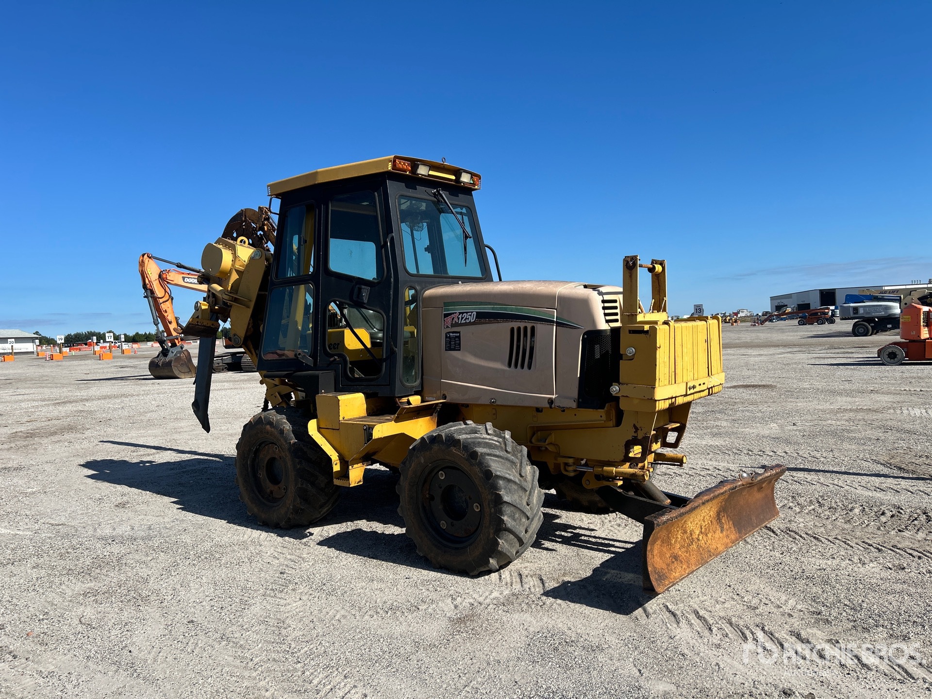 General Appearance with Foto, angolo anteriore destro