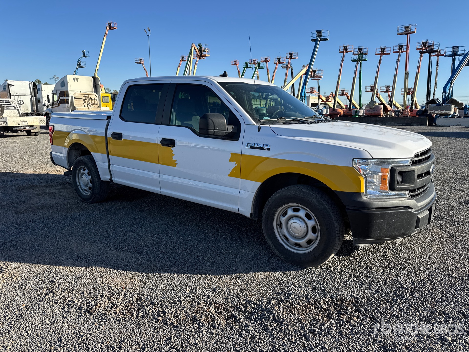 Aspect général with Image, coin avant droit