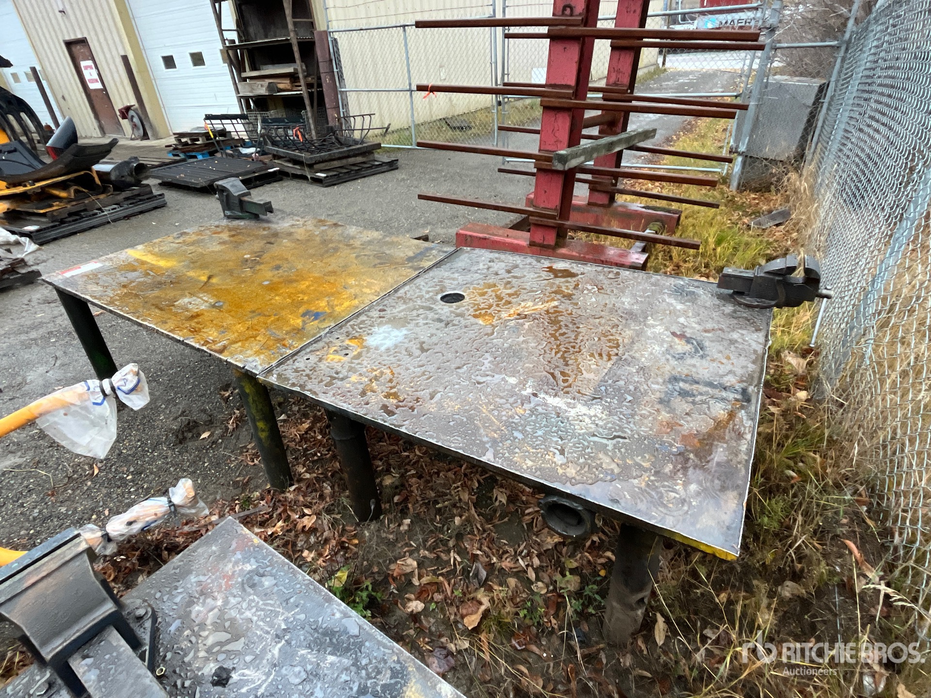 General Appearance with Foto, angolo posteriore sinistro