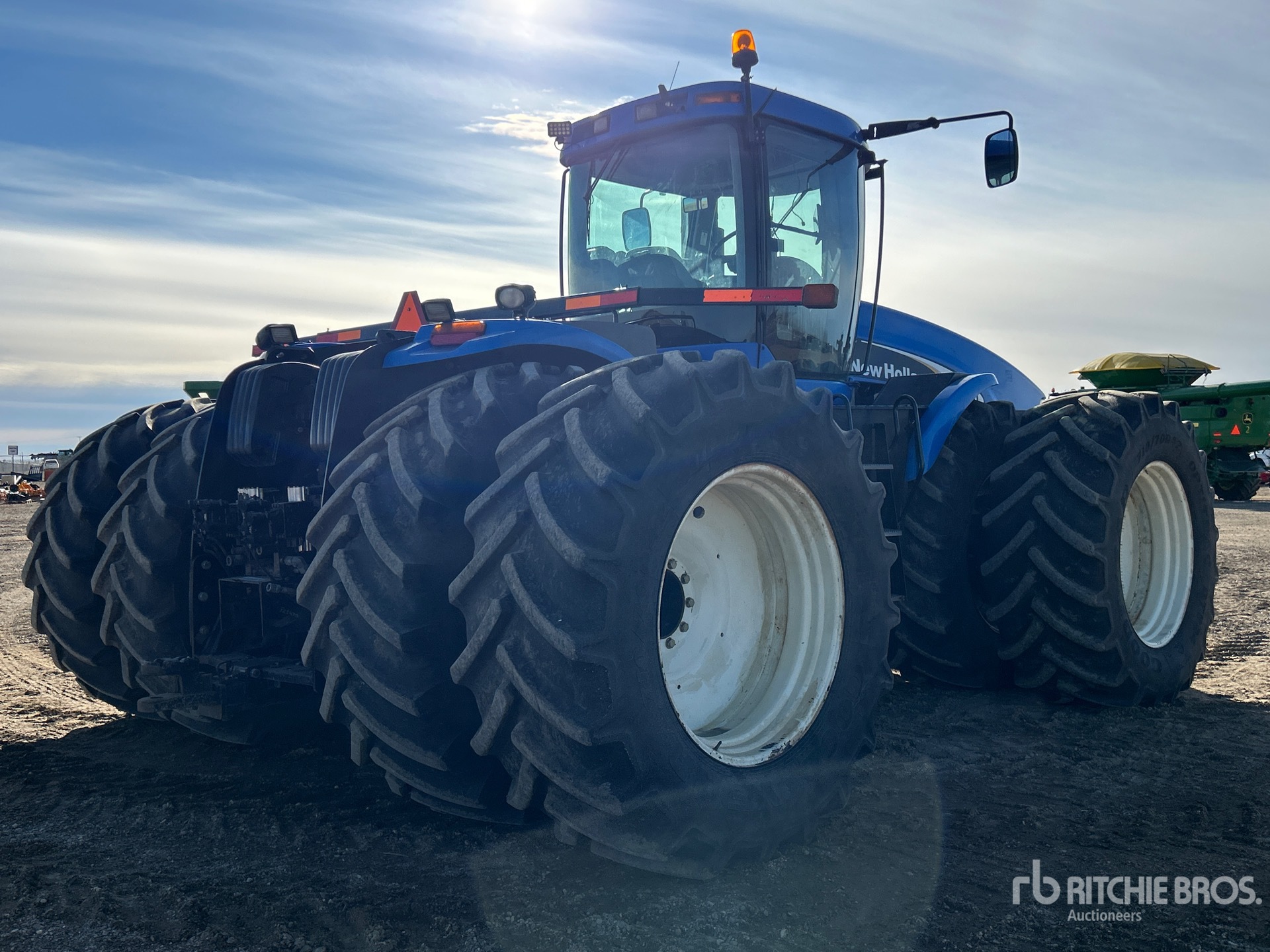 Aspect général with Image, coin arrière droit