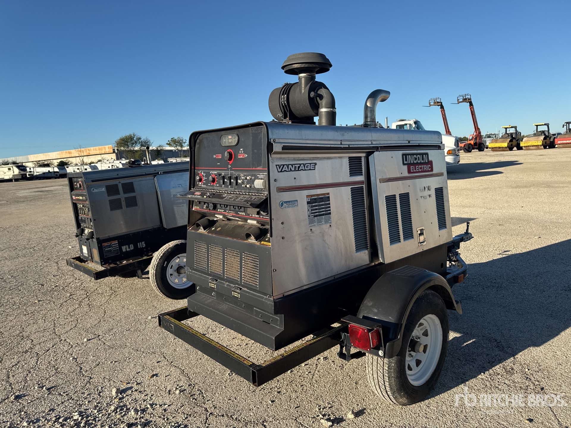 Aspect général with Image, coin arrière droit