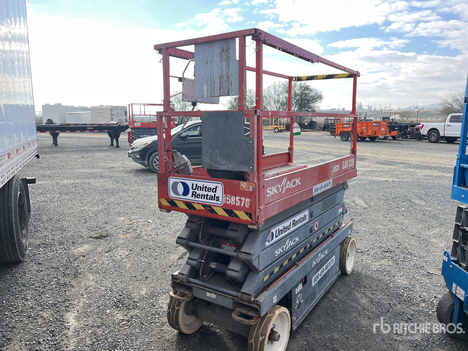 General Appearance with Picture, Left Front Corner