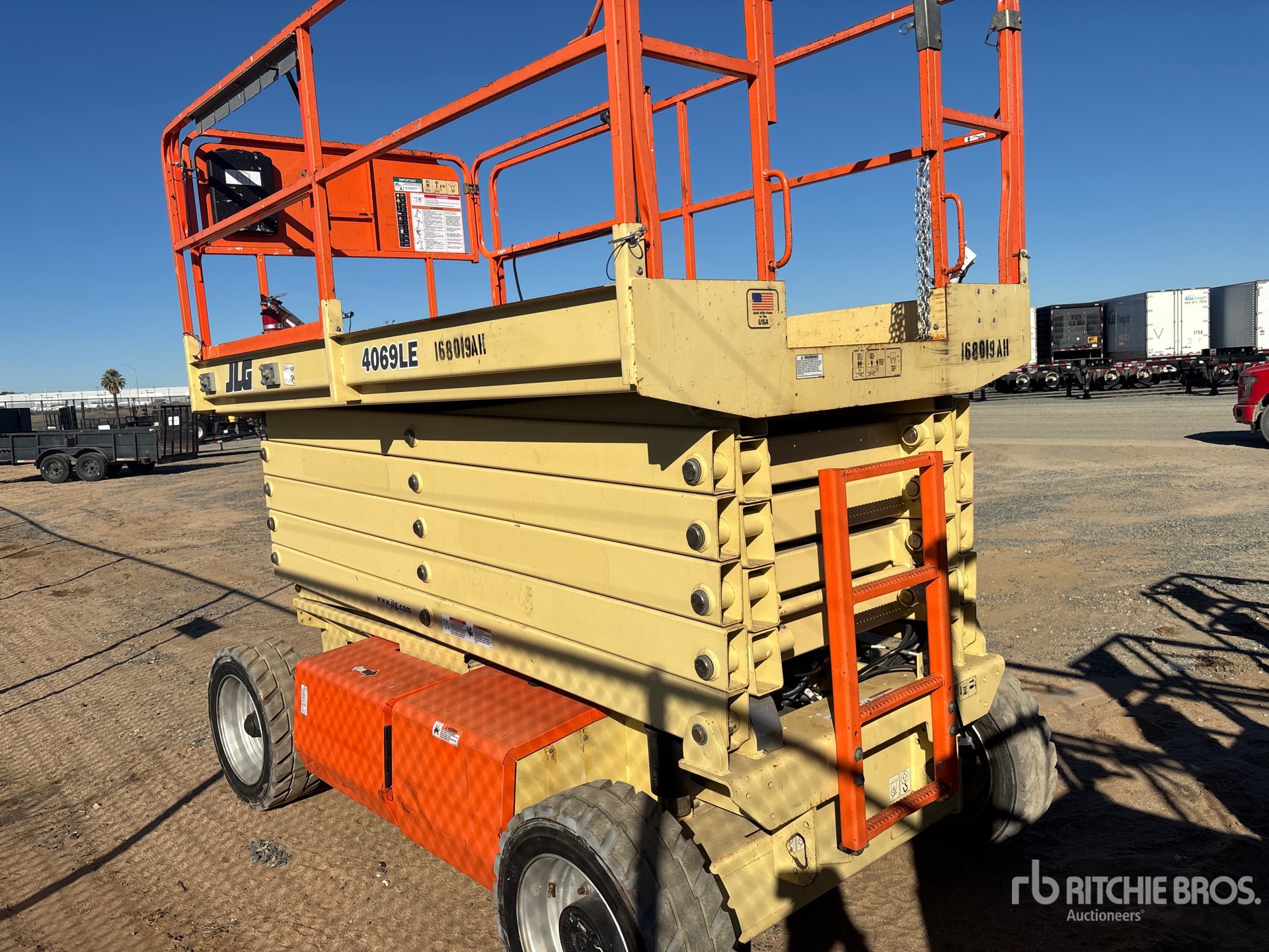 General Appearance with Picture, Left Rear Corner