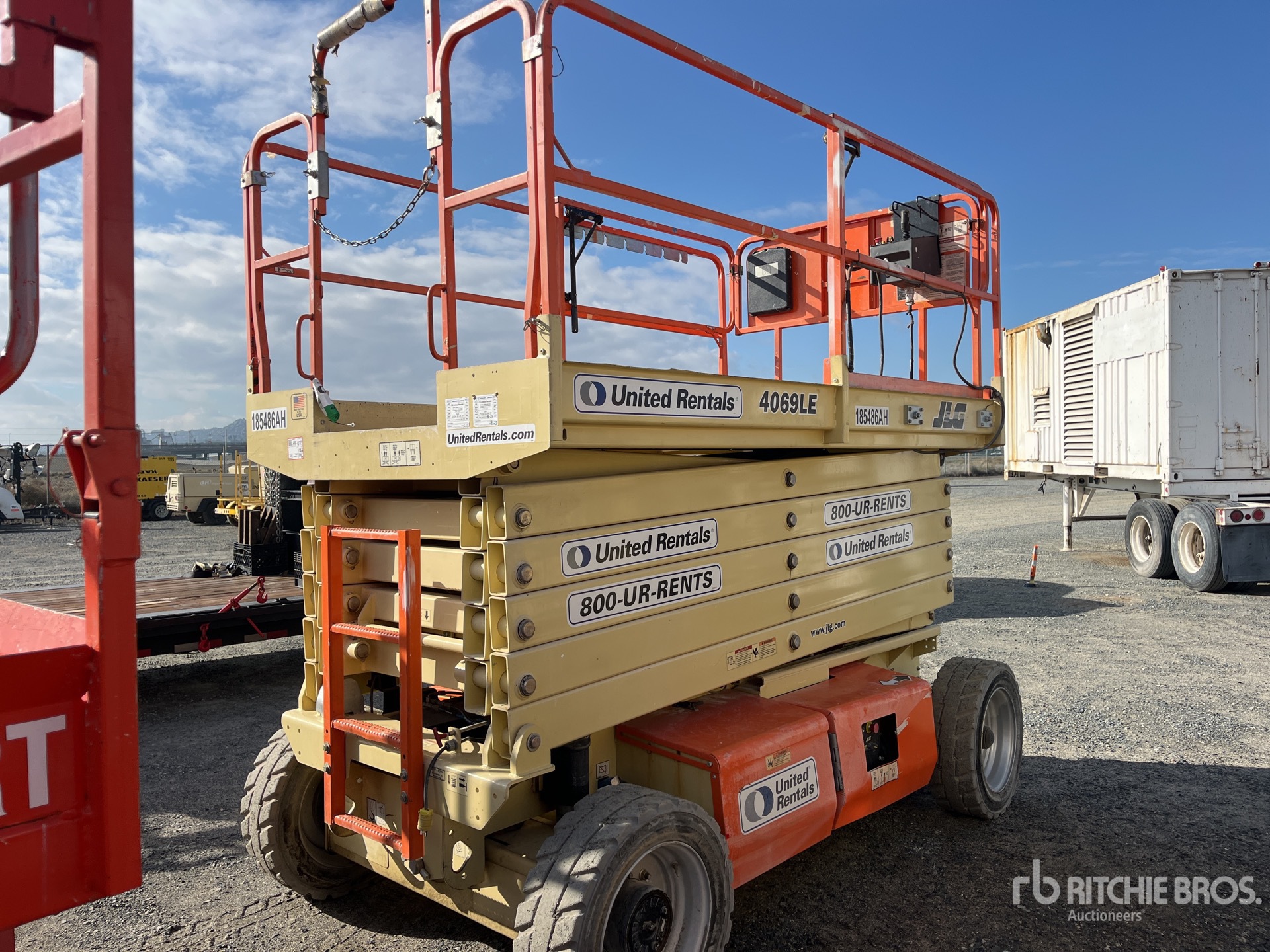 General Appearance with Imagen: esquina trasera derecha