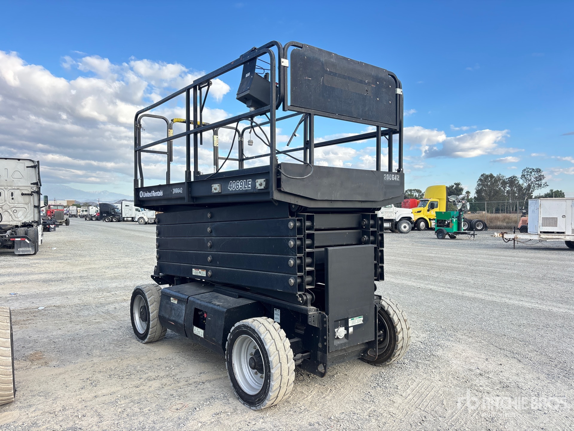 General Appearance with Picture, Right Front Corner