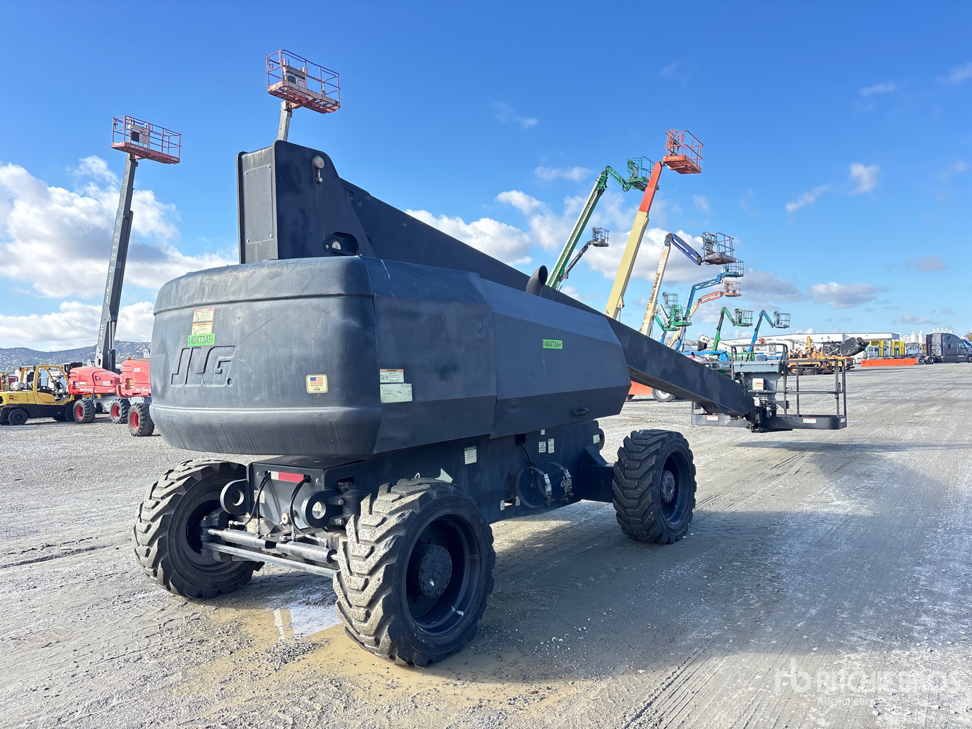 General Appearance with Foto, angolo anteriore sinistro