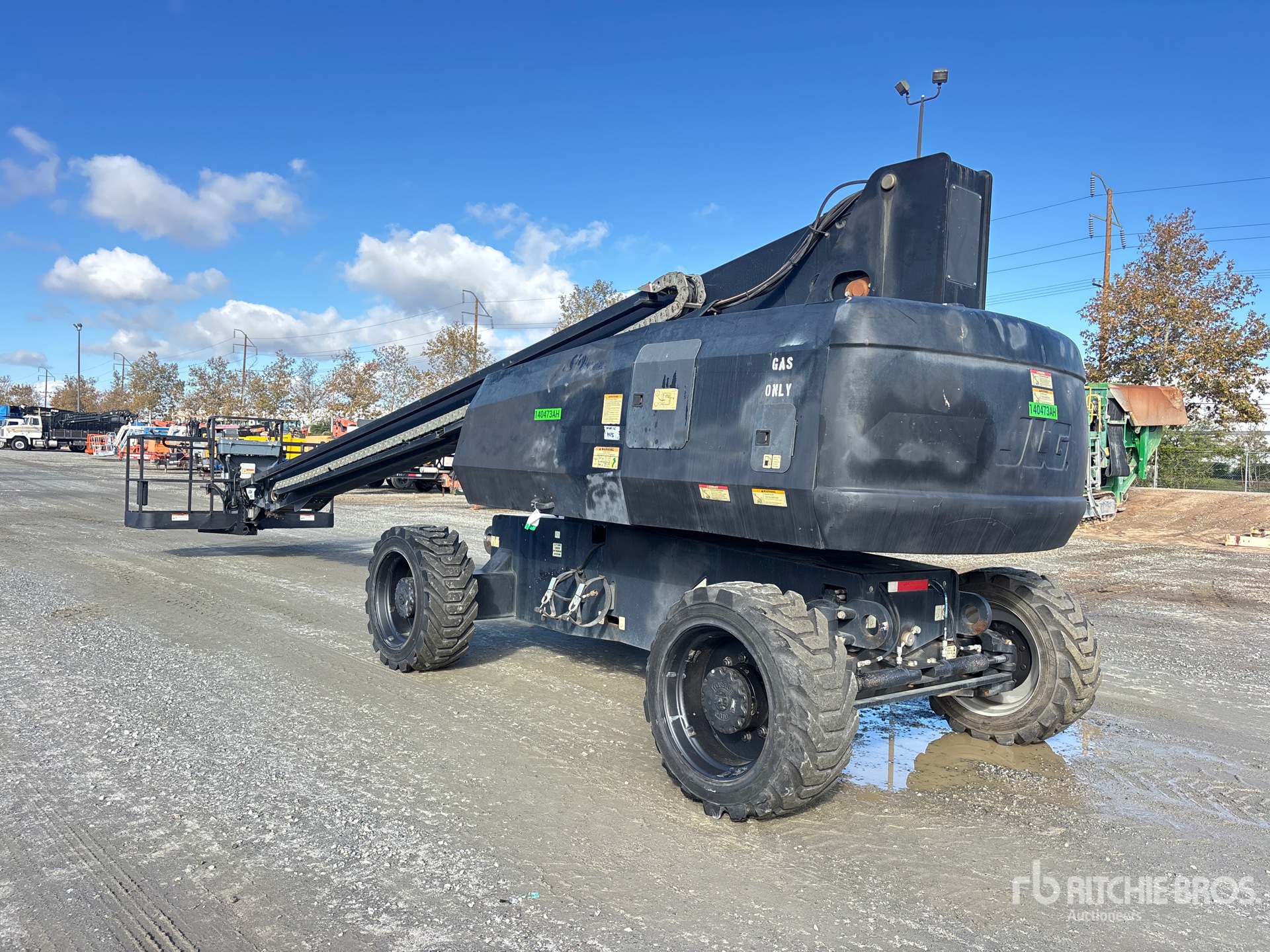 General Appearance with Foto, angolo posteriore sinistro