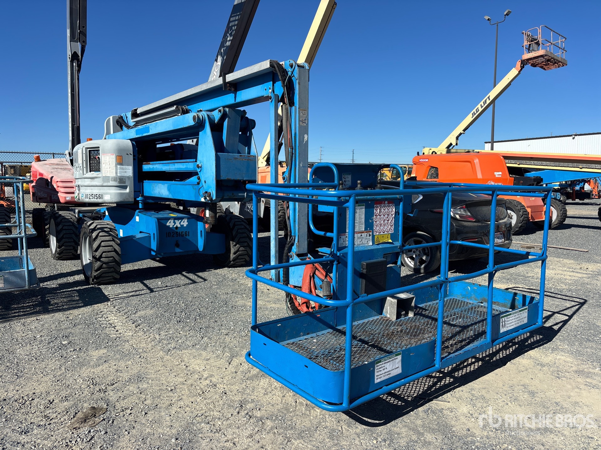 General Appearance with Picture, Right Front Corner