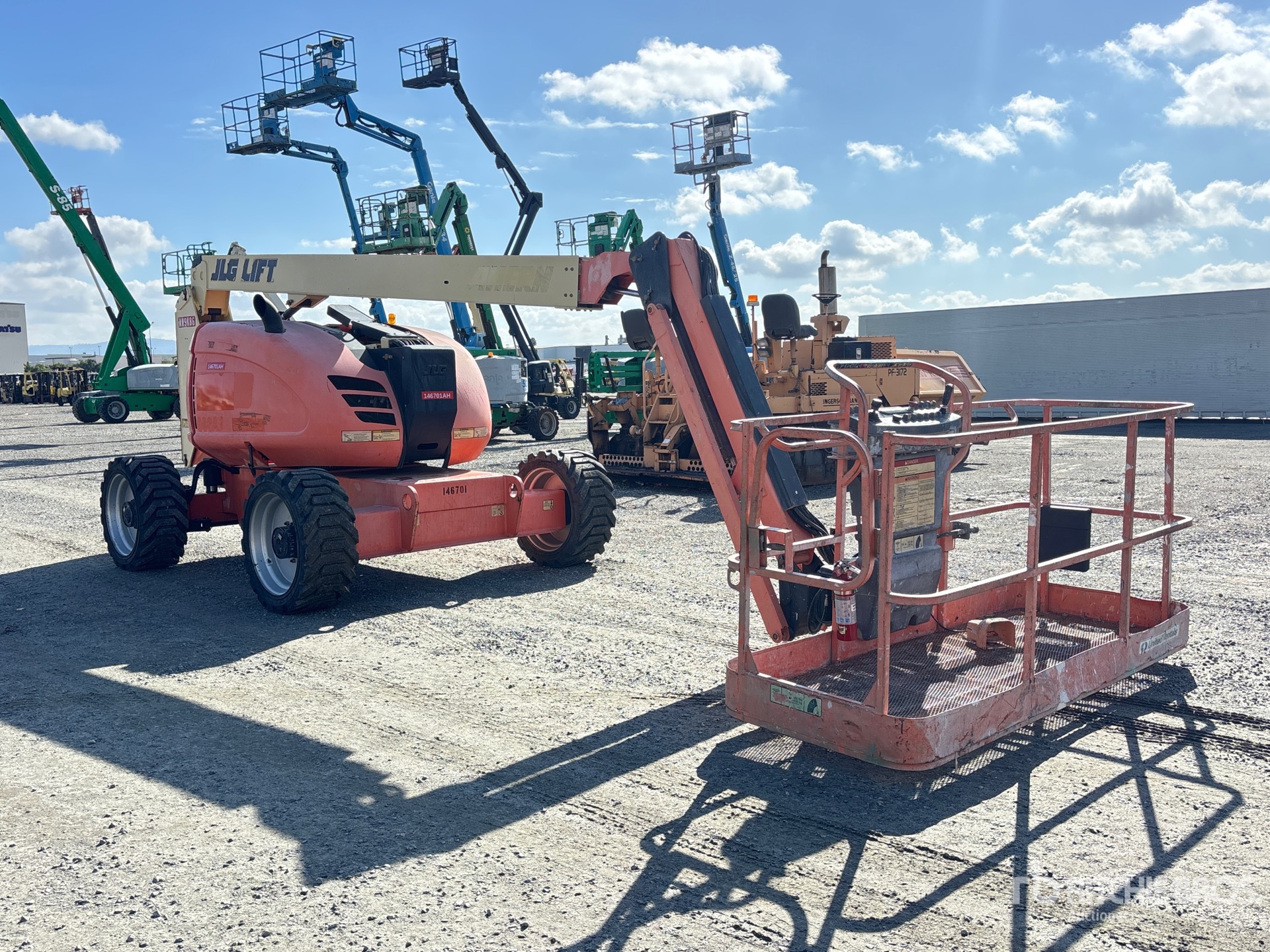 General Appearance with Picture, Right Front Corner