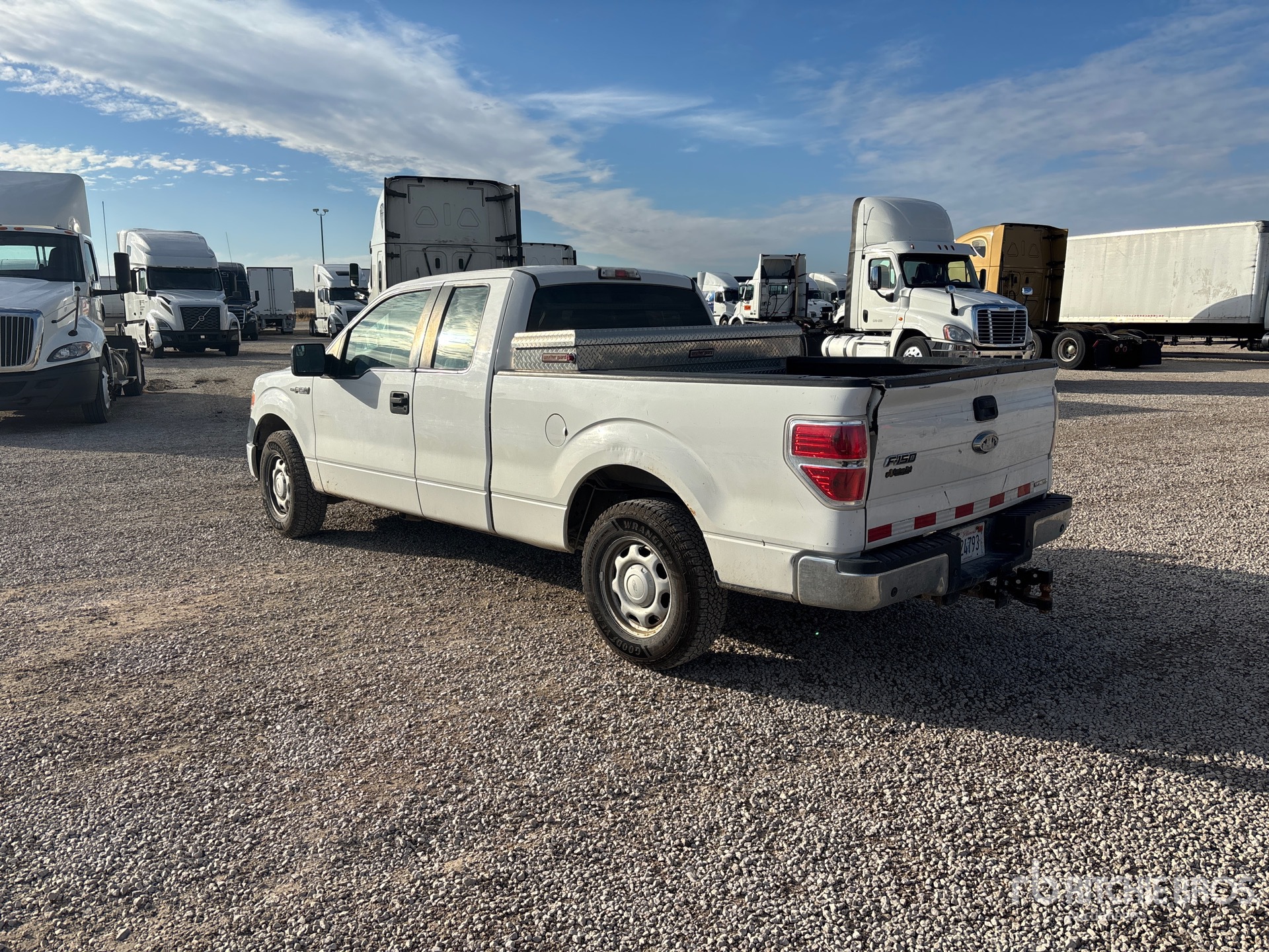 General Appearance with Picture, Left Rear Corner