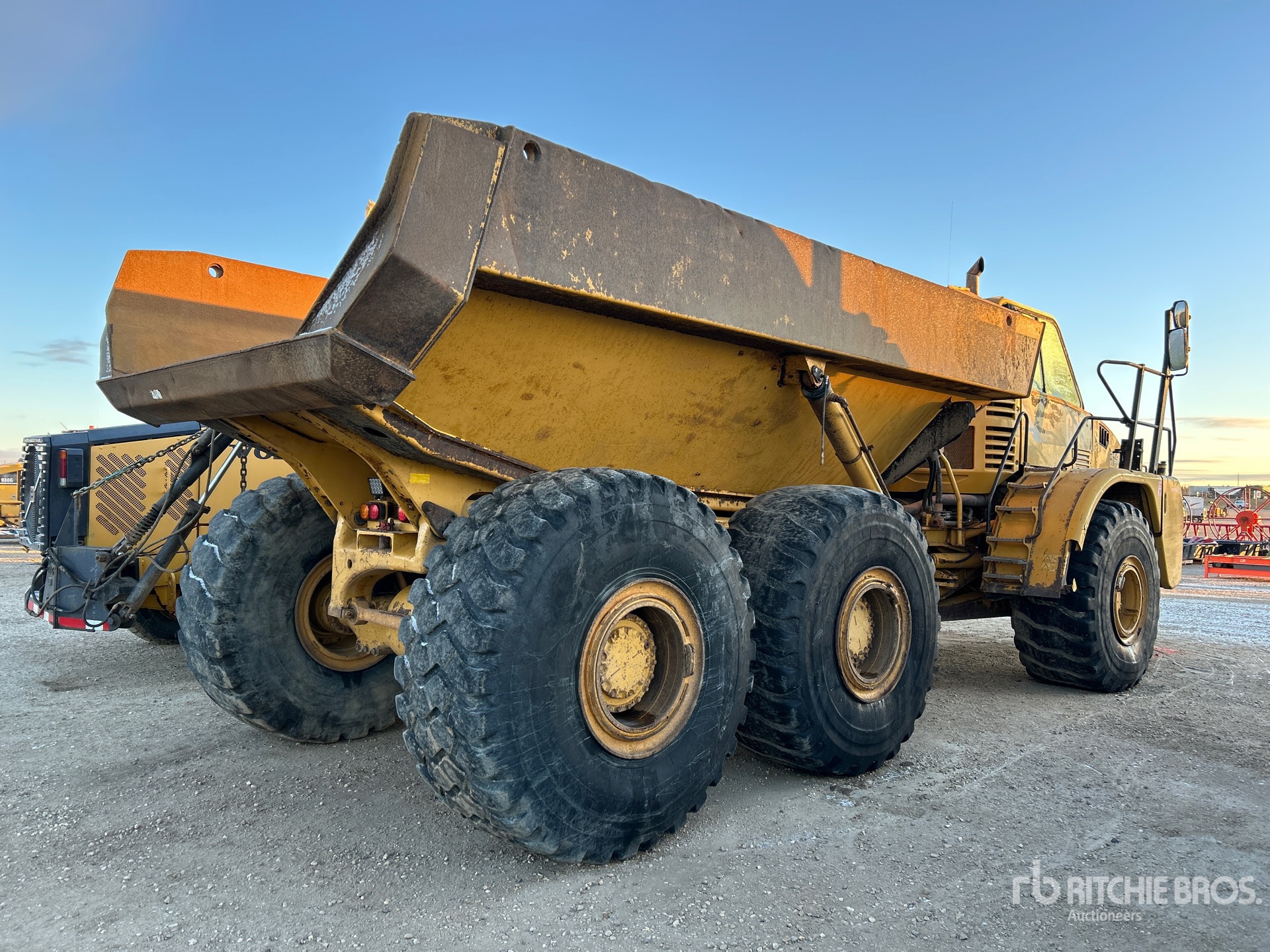 General Appearance with Imagen: esquina trasera derecha