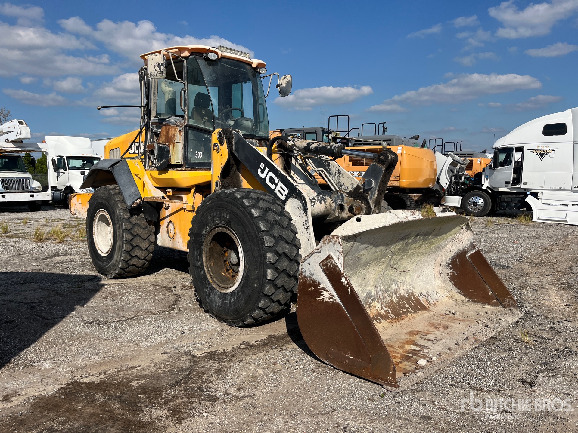 General Appearance with Bild, Ecke vorne rechts