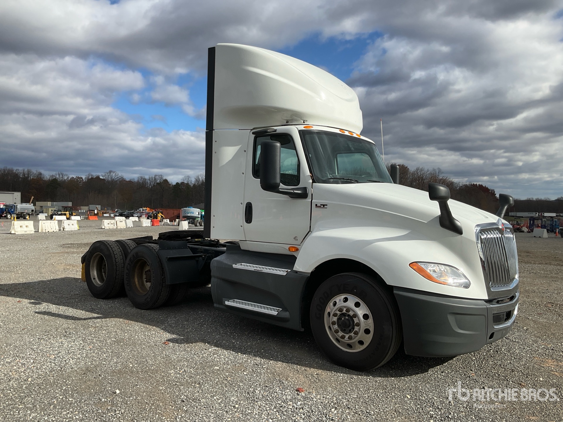 General Appearance with Image, coin avant droit