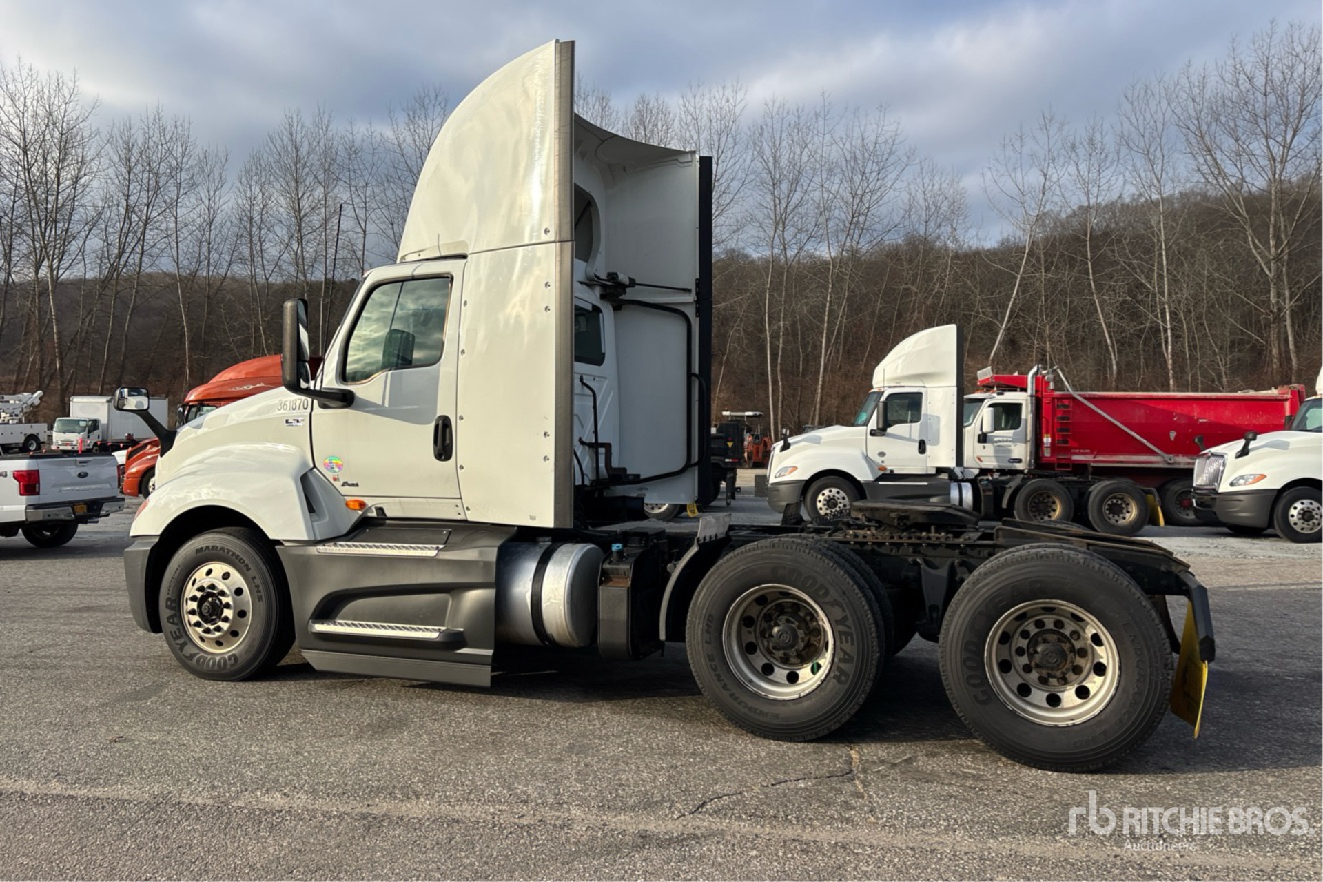 General Appearance with Picture, Left Rear Corner