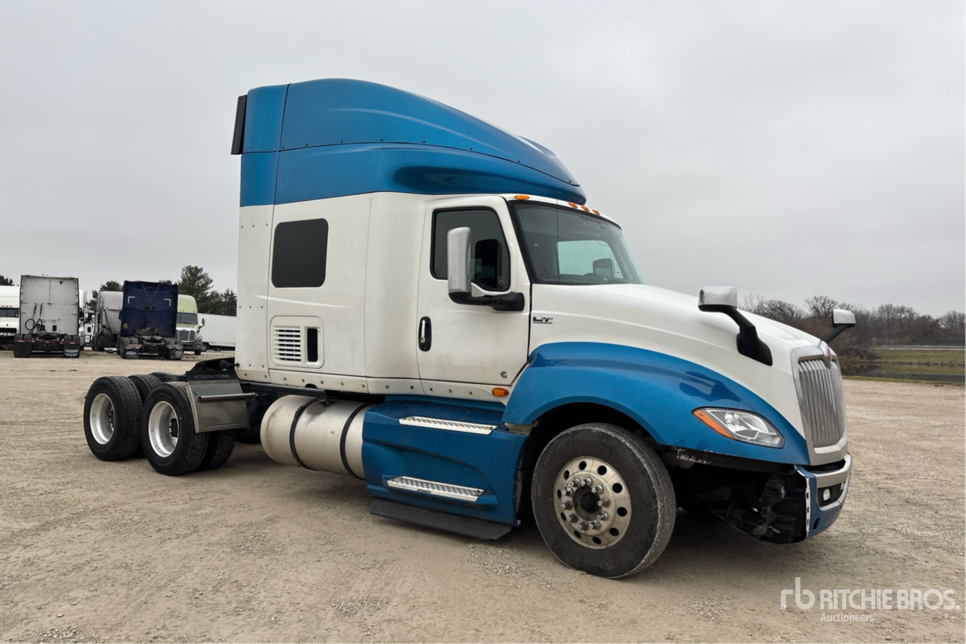 General Appearance with Picture, Right Front Corner