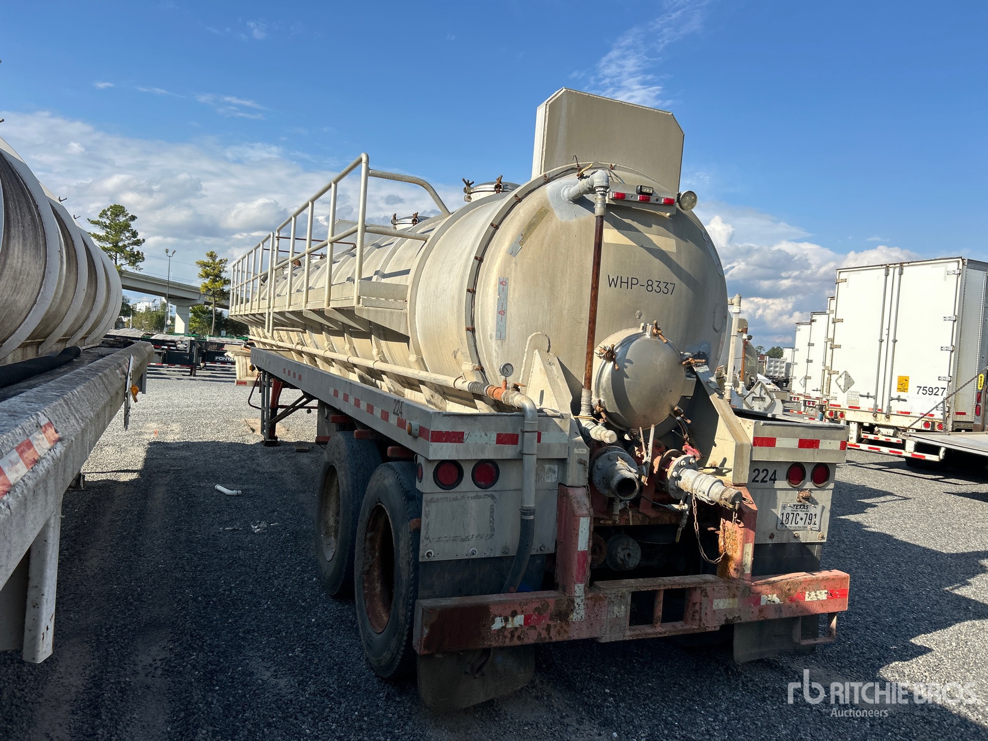 General Appearance with Bild, Ecke hinten links