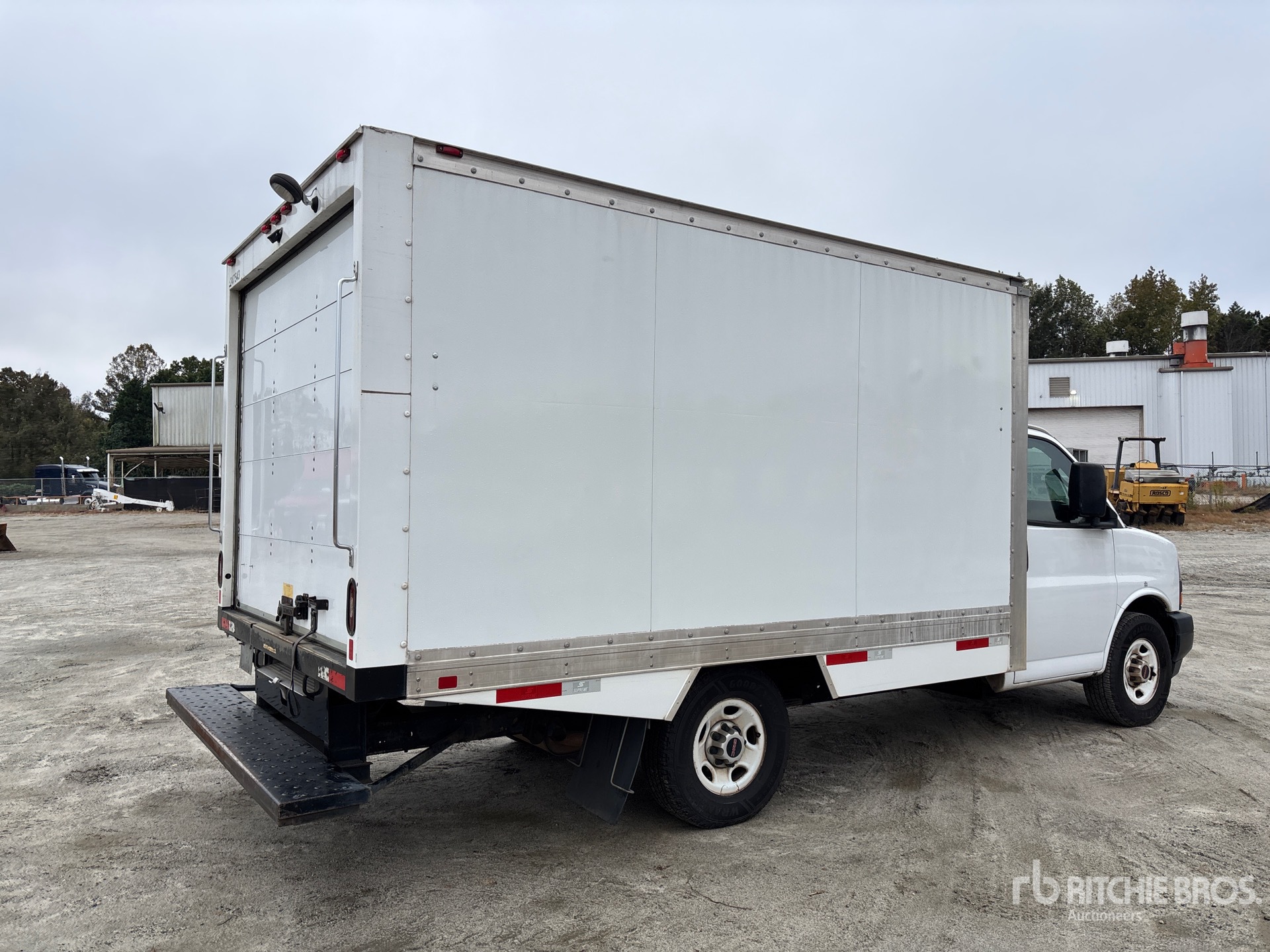 General Appearance with Imagen: esquina trasera derecha