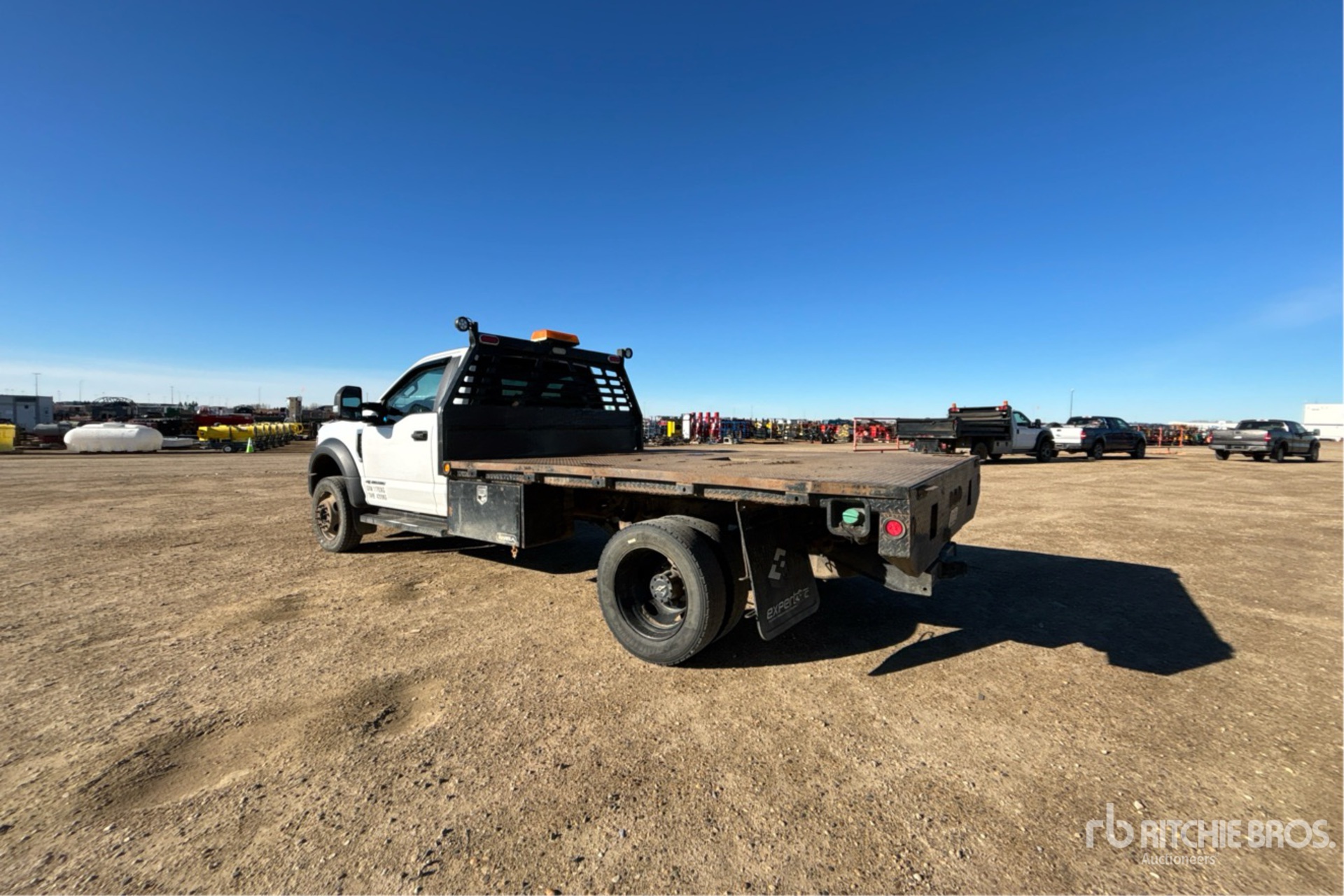 Aspect général with Image, coin arrière gauche