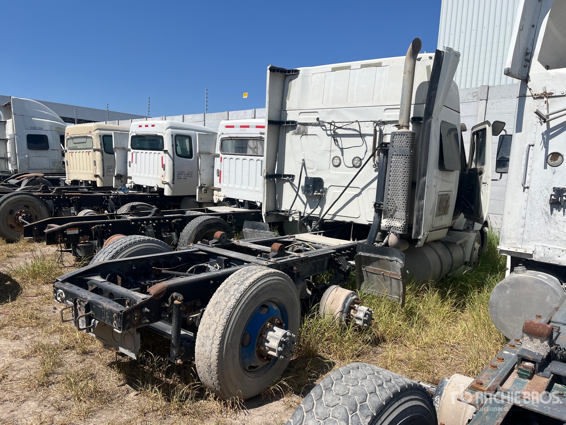 General Appearance with Foto, angolo anteriore sinistro