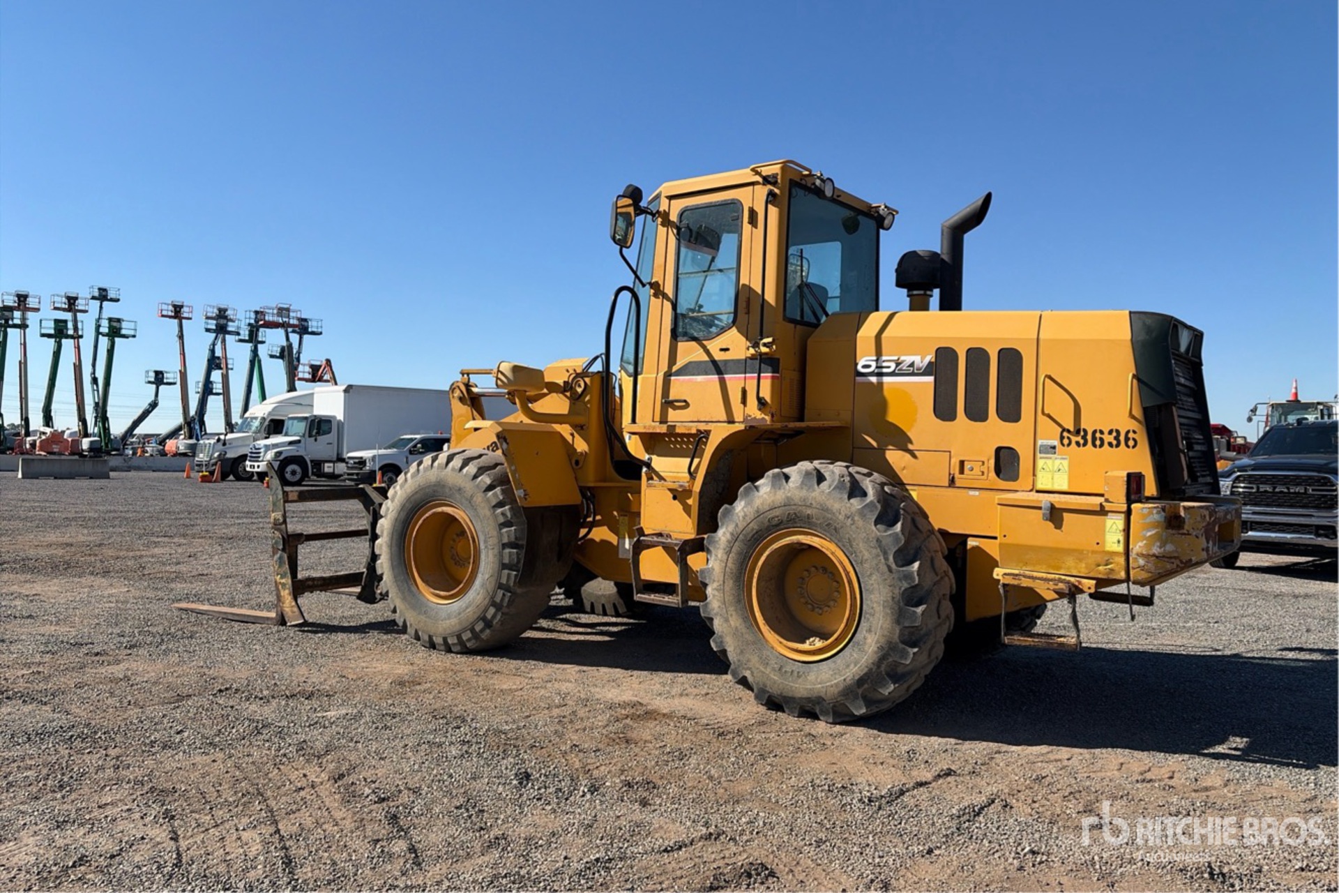 General Appearance with Bild, Ecke hinten links