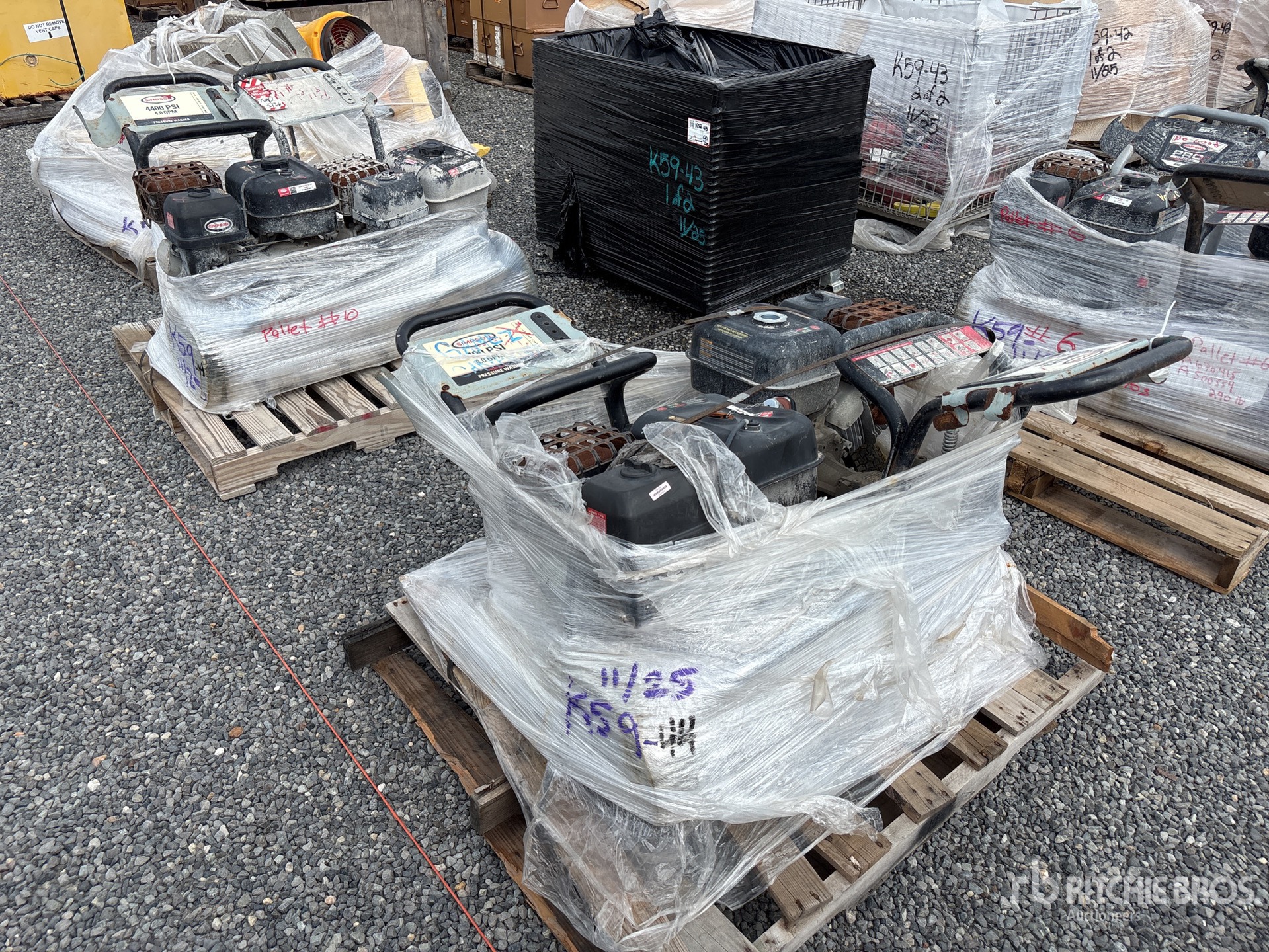 General Appearance with Bild, Ecke vorne rechts