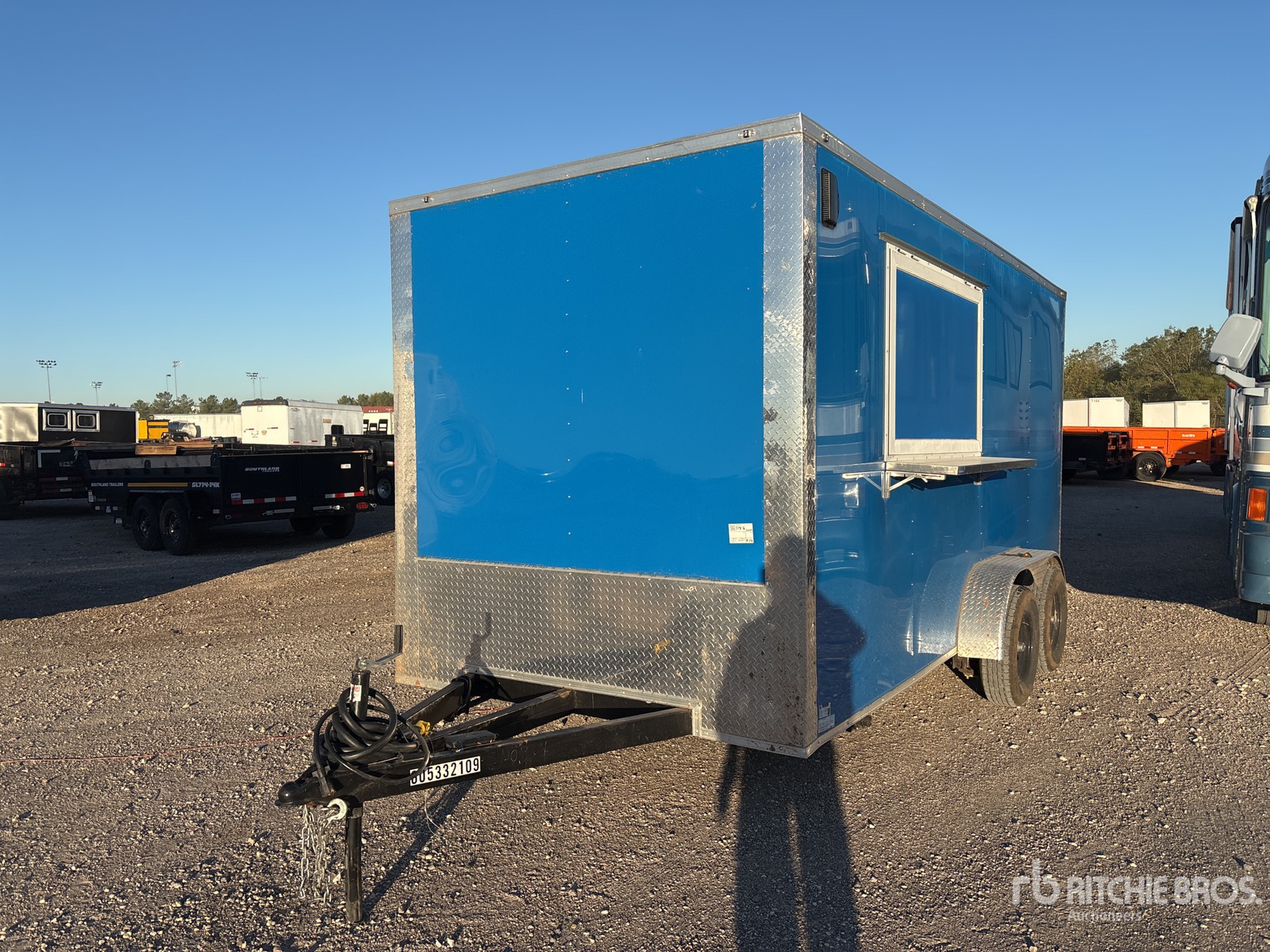 Aspect général with Image, coin avant gauche