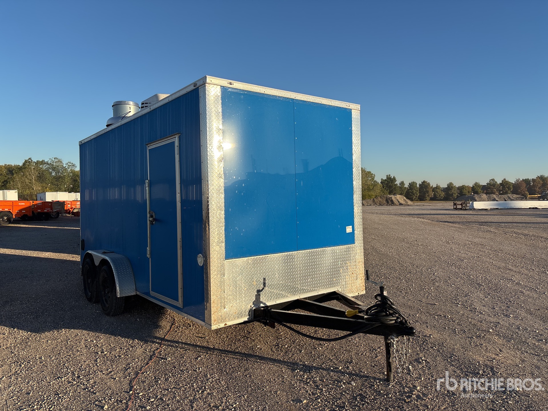 Aspect général with Image, coin avant droit