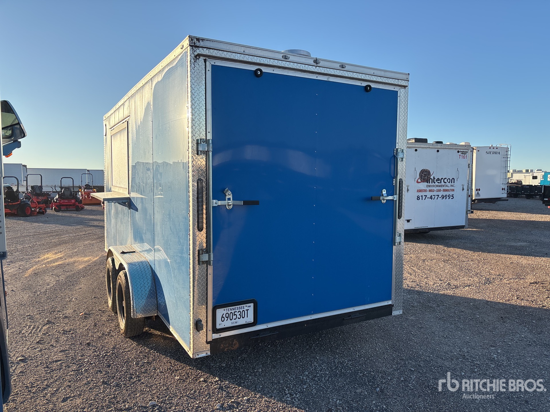 Aspect général with Image, coin arrière gauche