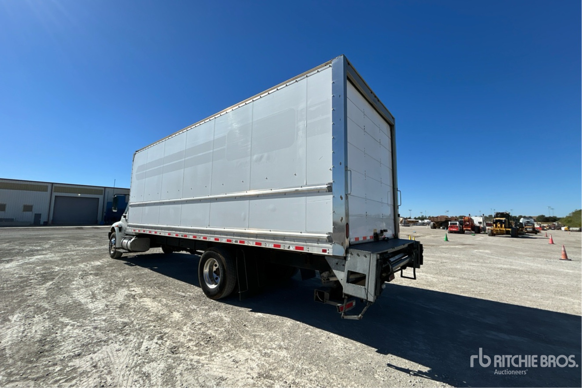 Aspect général with Image, coin arrière gauche