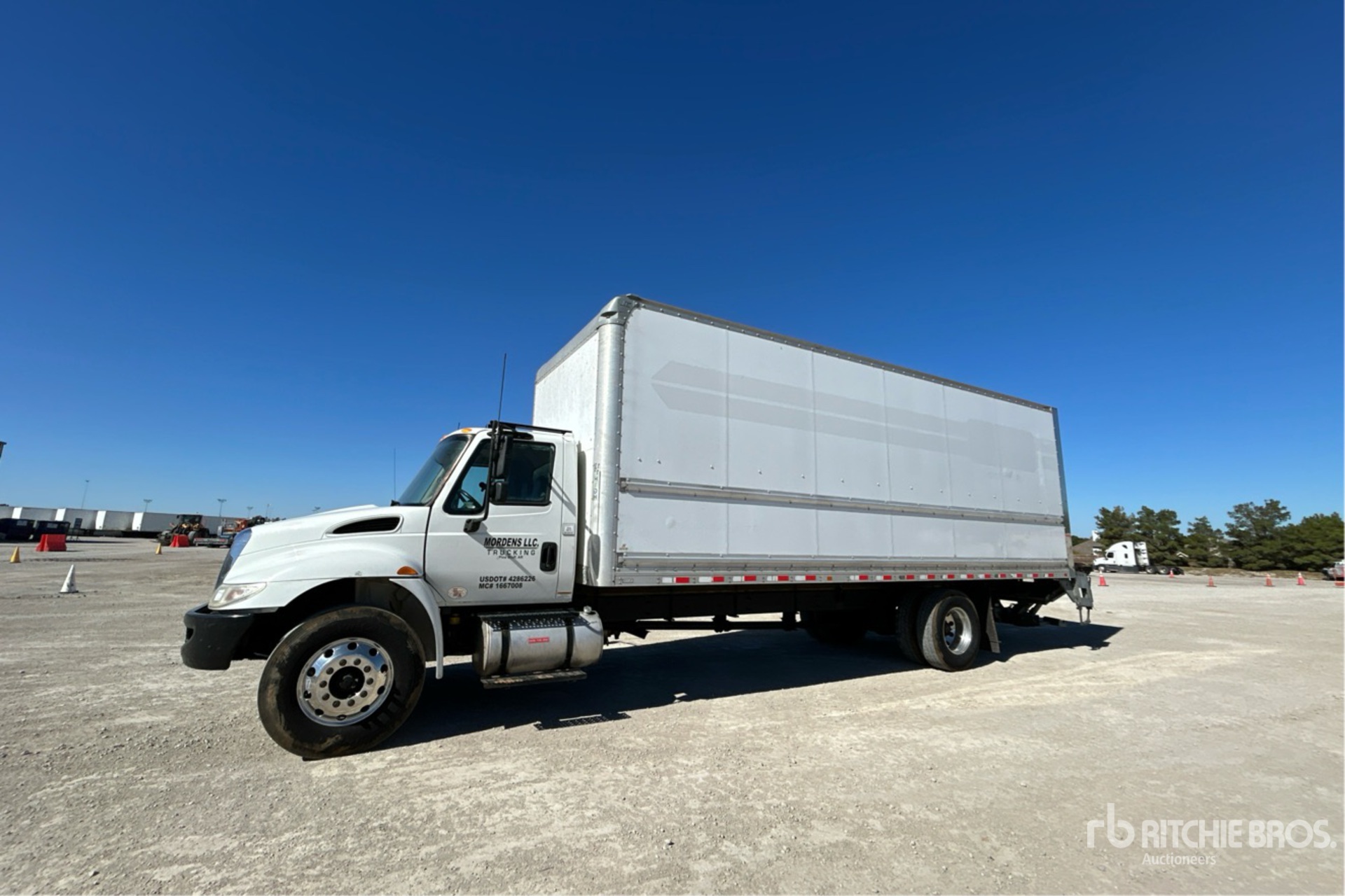 Aspect général with Image, coin avant gauche
