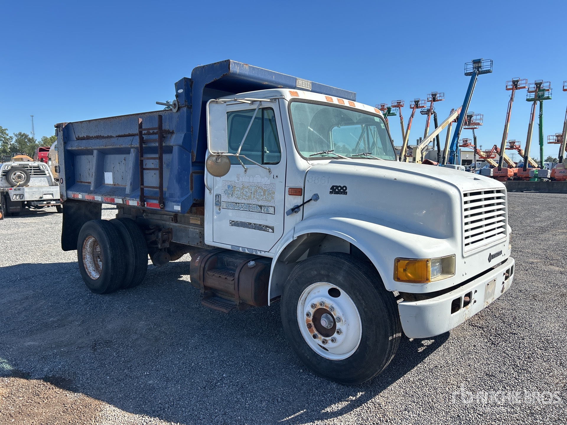 General Appearance with Bild, Ecke vorne rechts