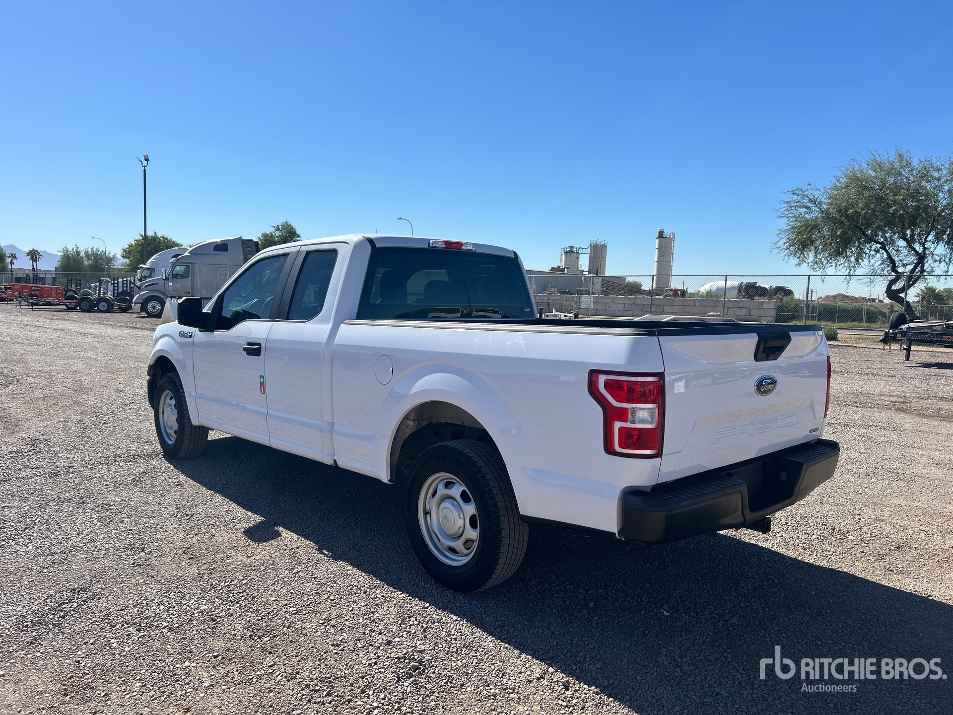 Aspect général with Image, coin arrière gauche