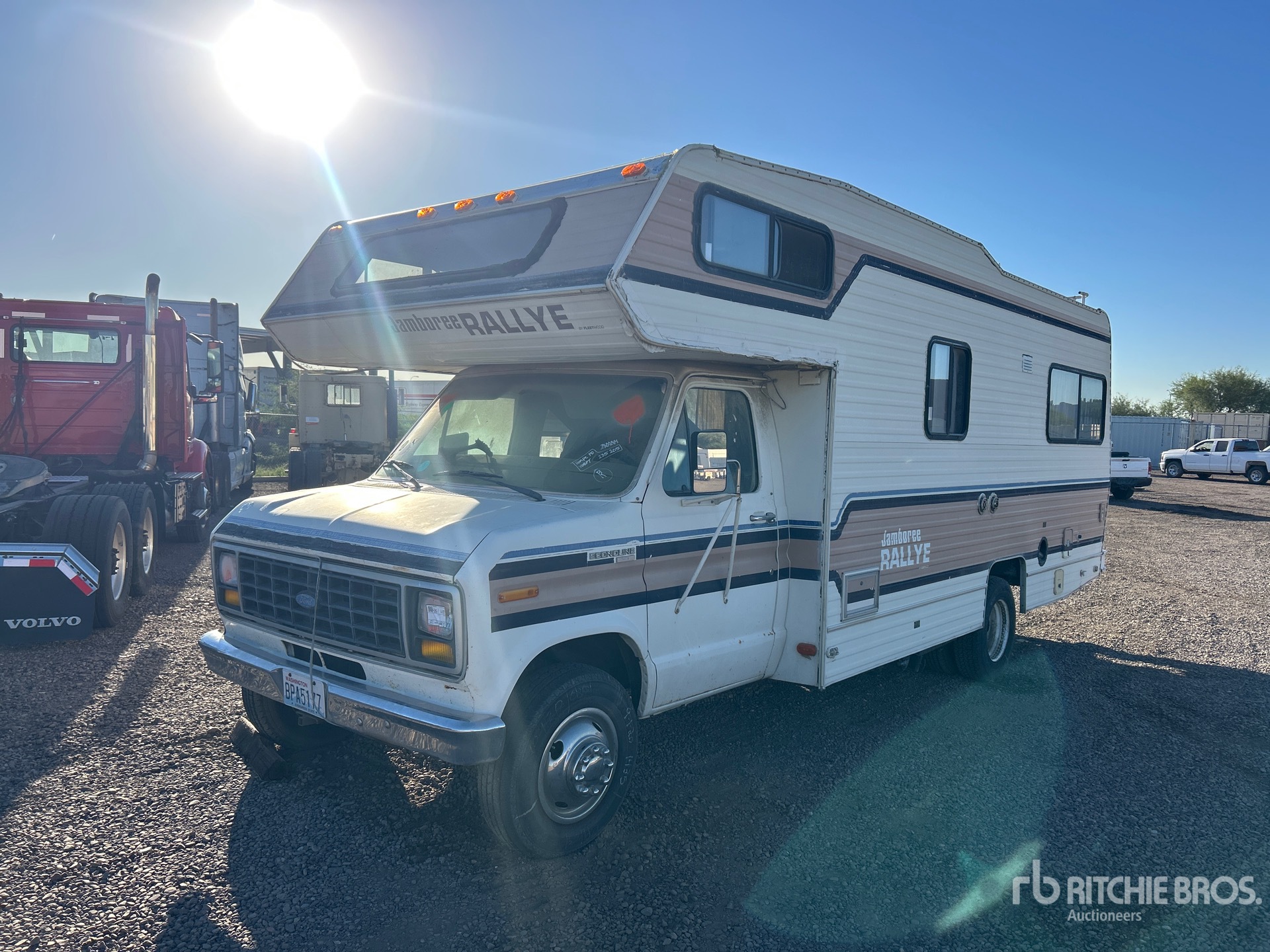 General Appearance with Foto, angolo anteriore sinistro