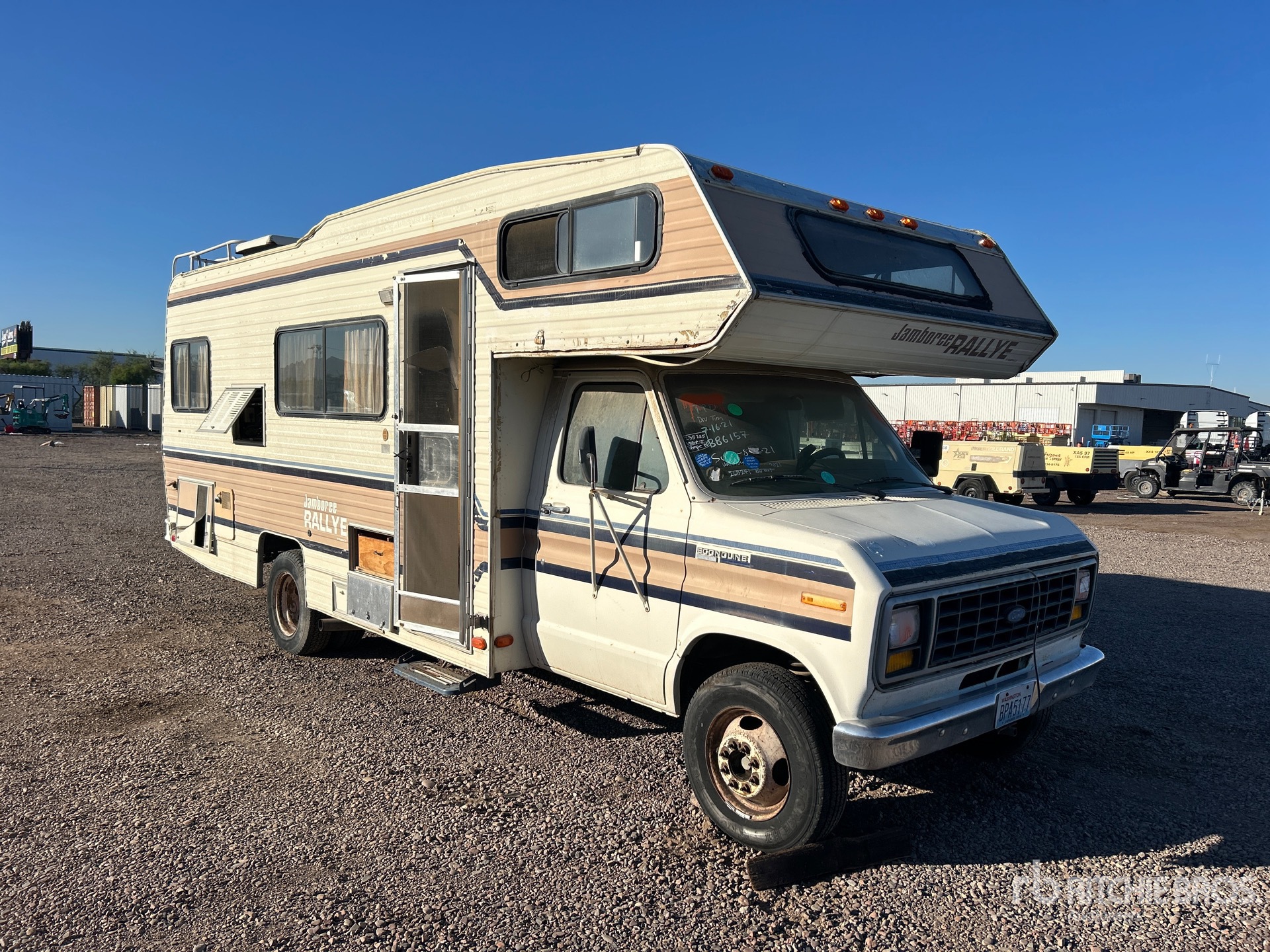 General Appearance with Foto, angolo anteriore destro