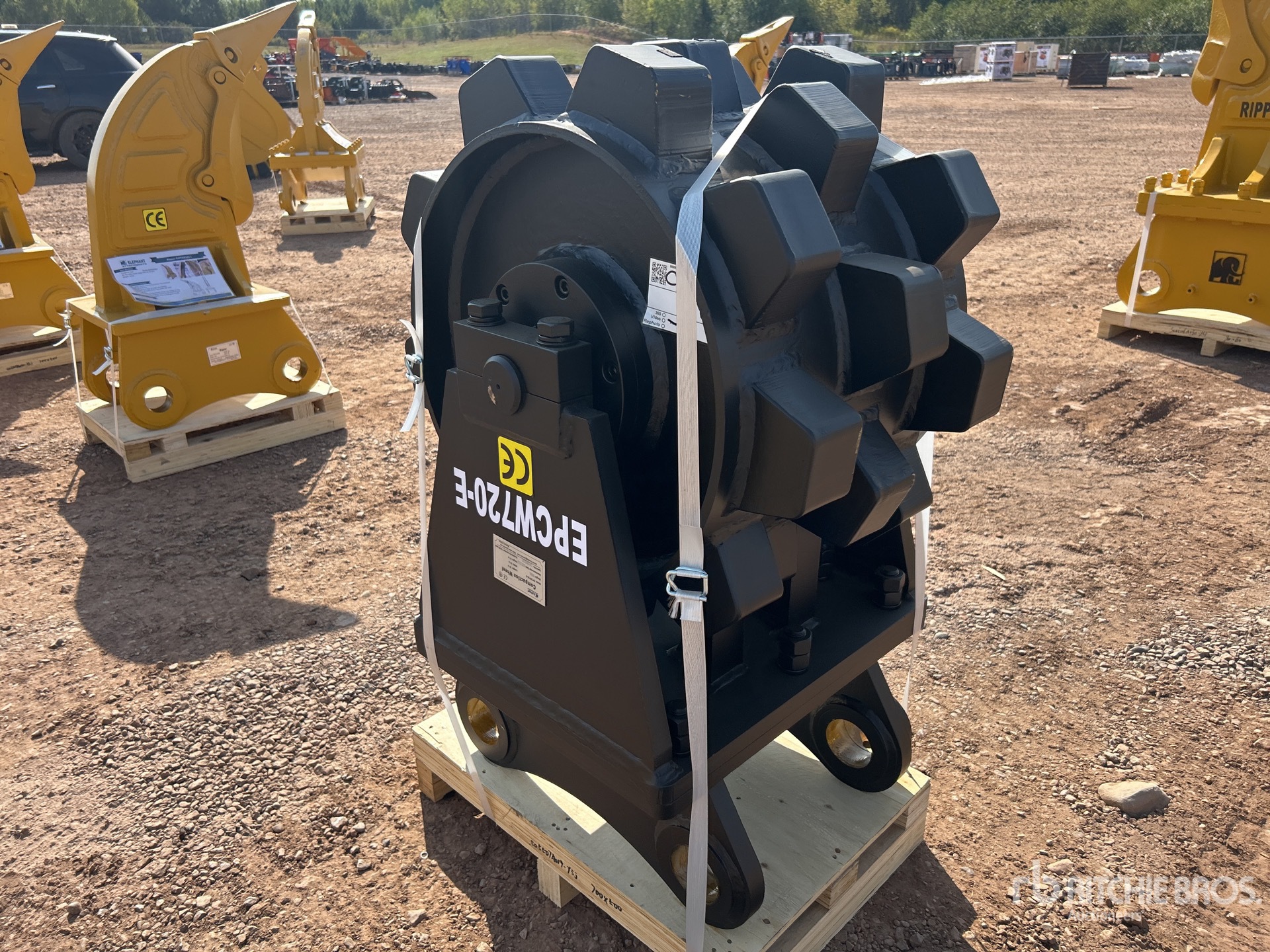 General Appearance with Picture, Left Front Corner