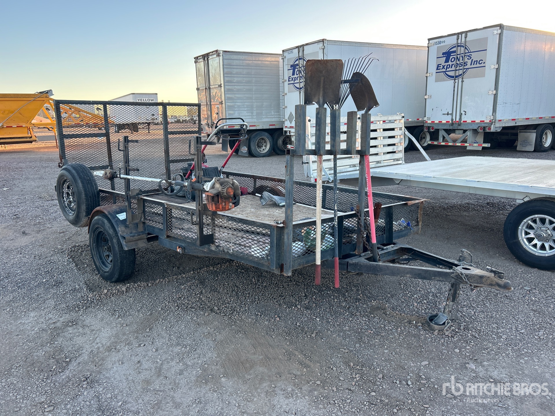 General Appearance with Picture, Right Front Corner