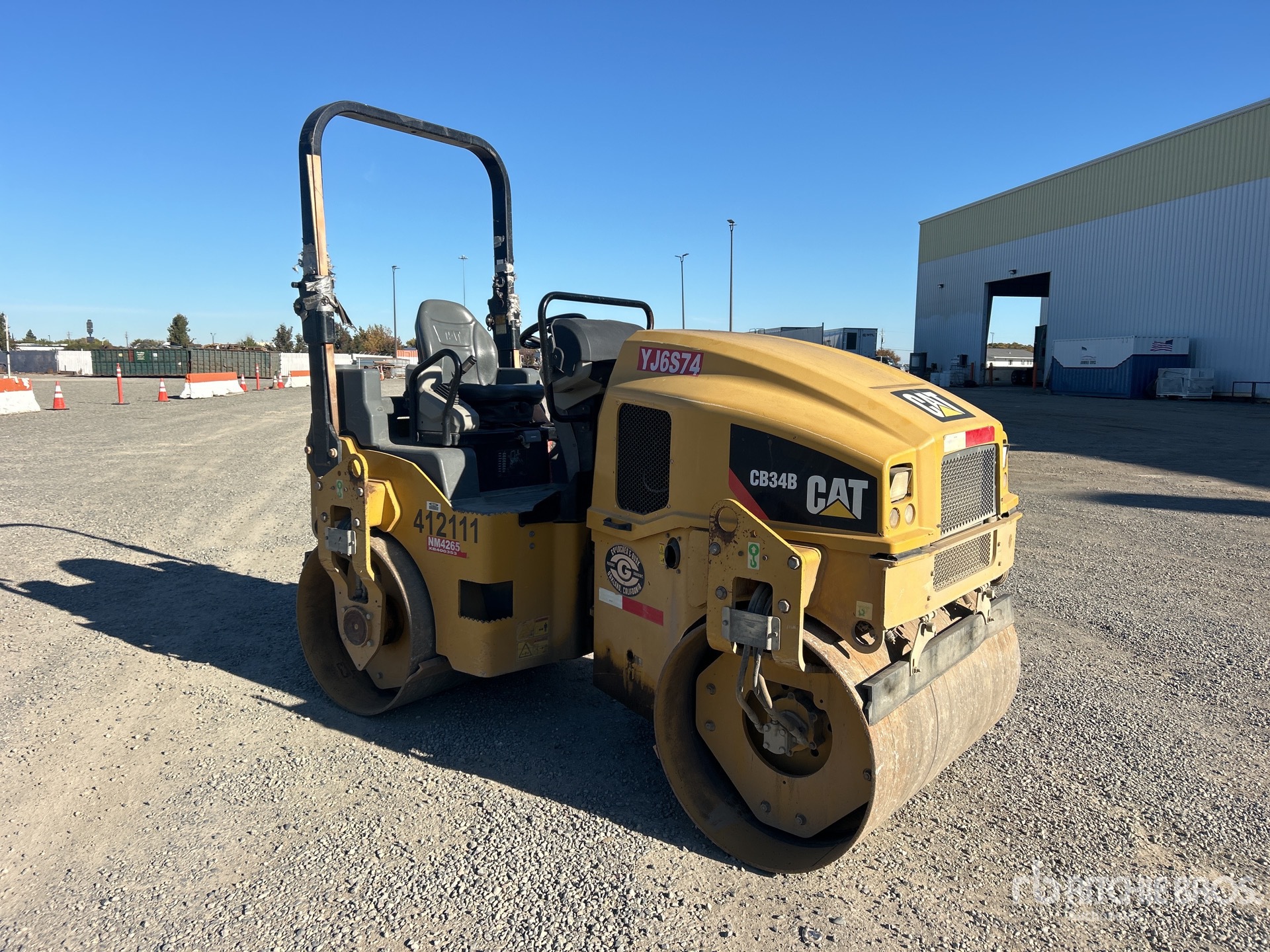 General Appearance with Picture, Right Front Corner