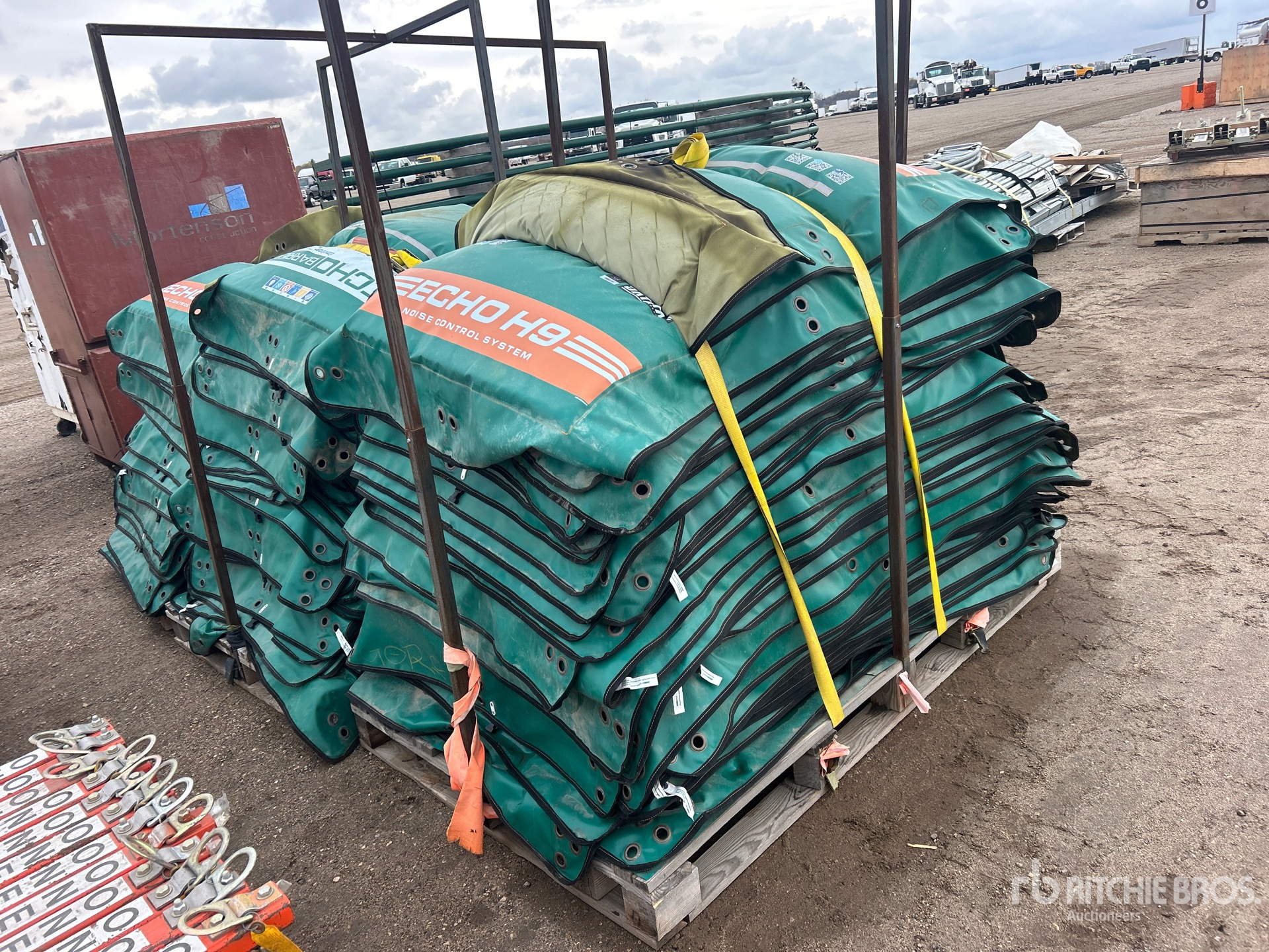 General Appearance with Bild, Ecke vorne rechts