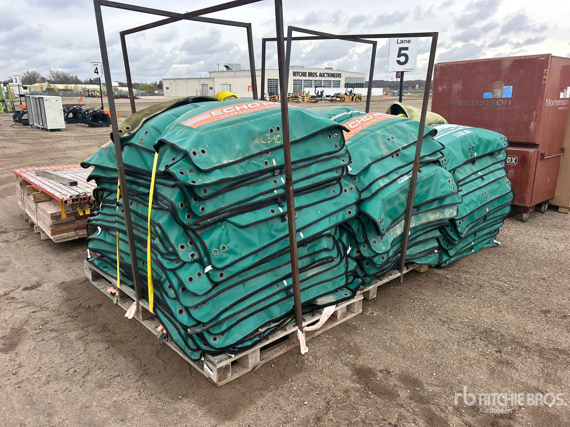 General Appearance with Bild, Ecke vorne links